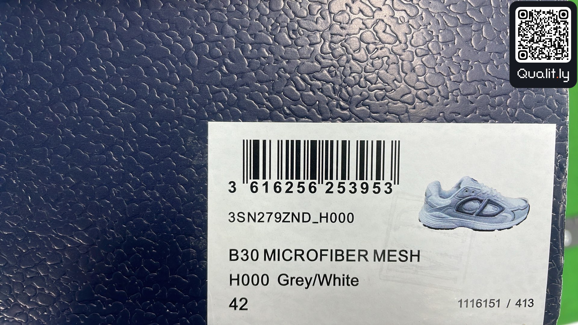 Sneakers QC photo 2 of 20