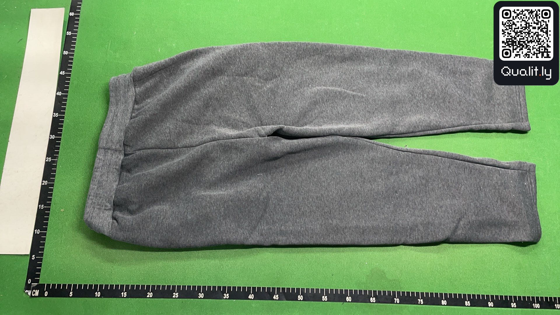 Pantalon — photo QC 3 sur 8