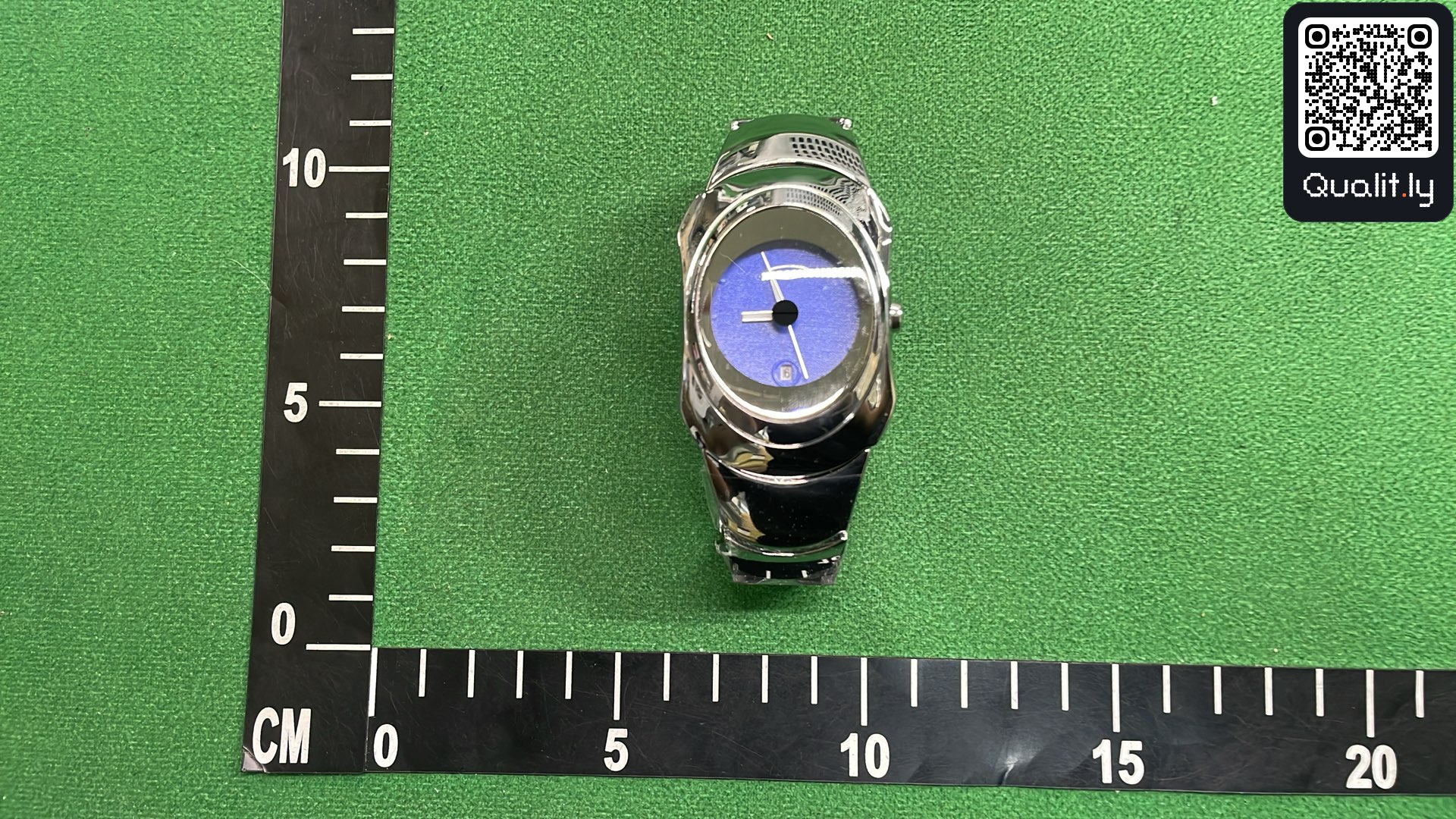 Uhr — QC-Foto 1 von 3