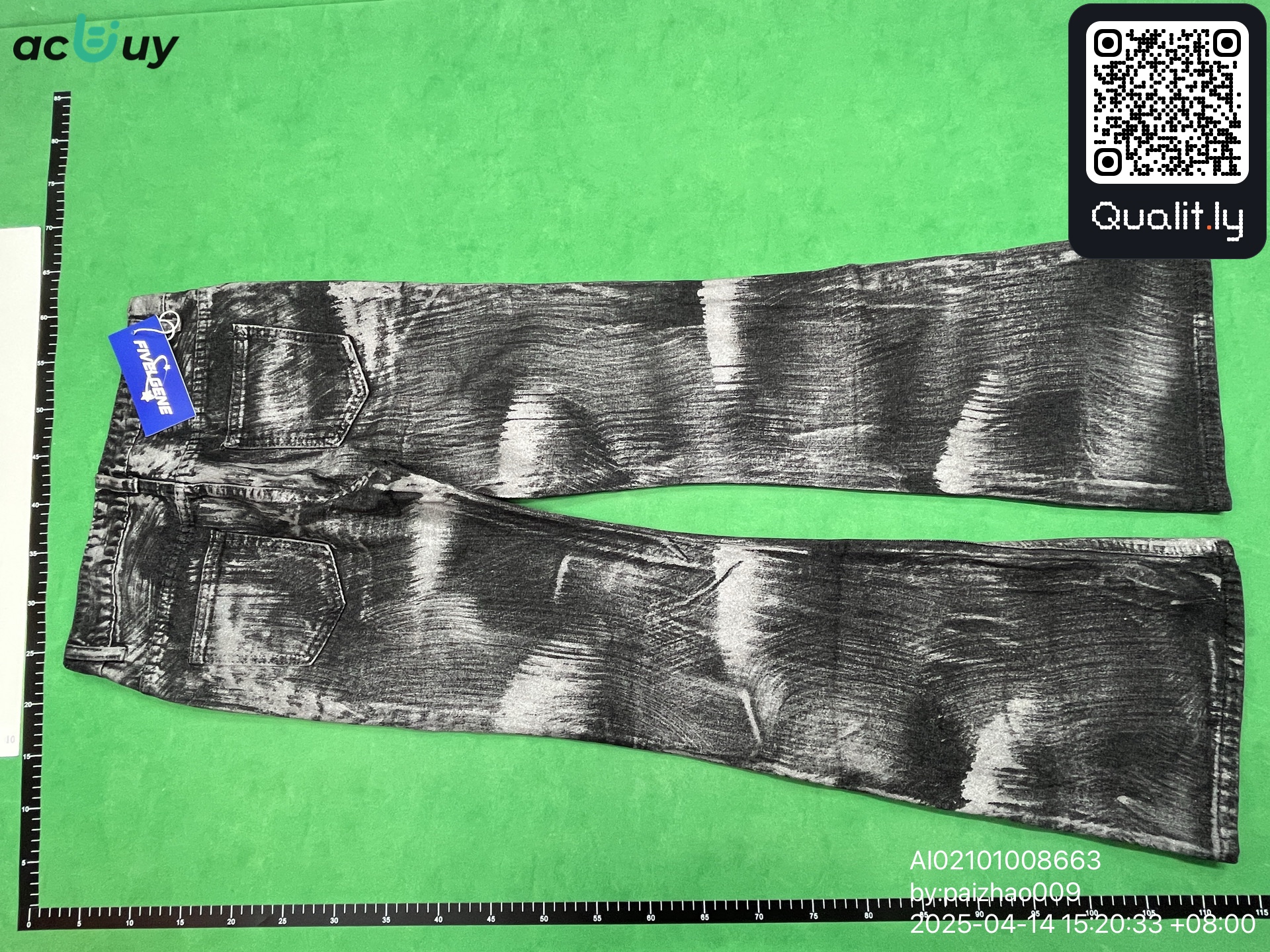 Jeans — QC-foto 2 av 4