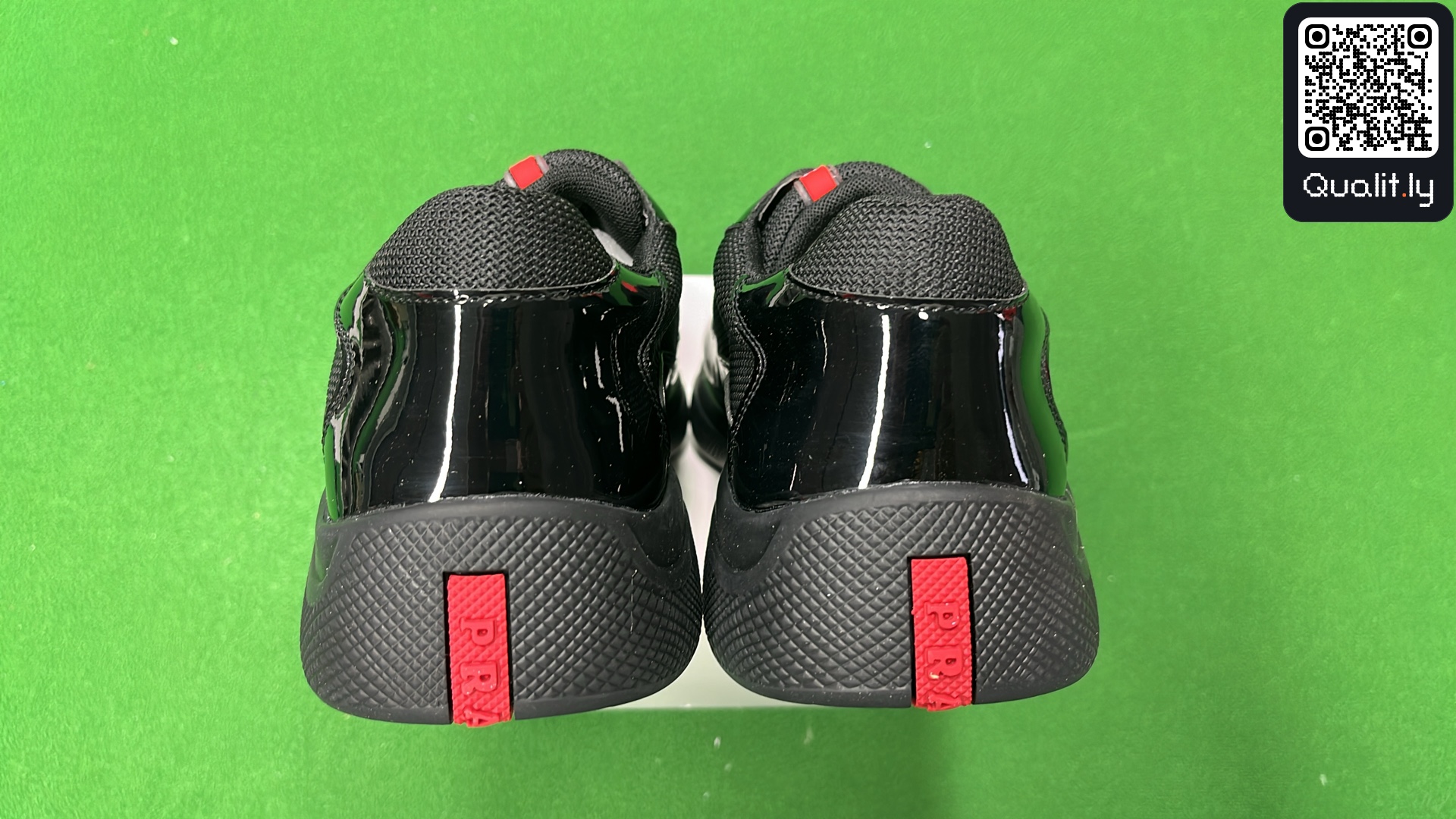Sneakers QC photo 3 of 18