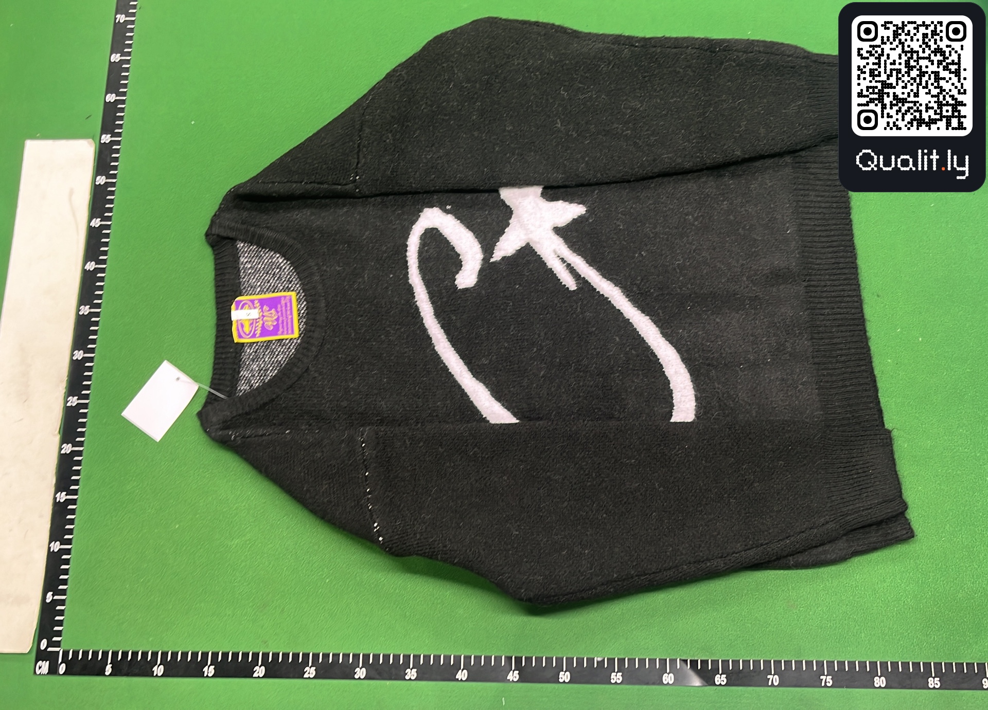 Sweater QC photo 2 of 191