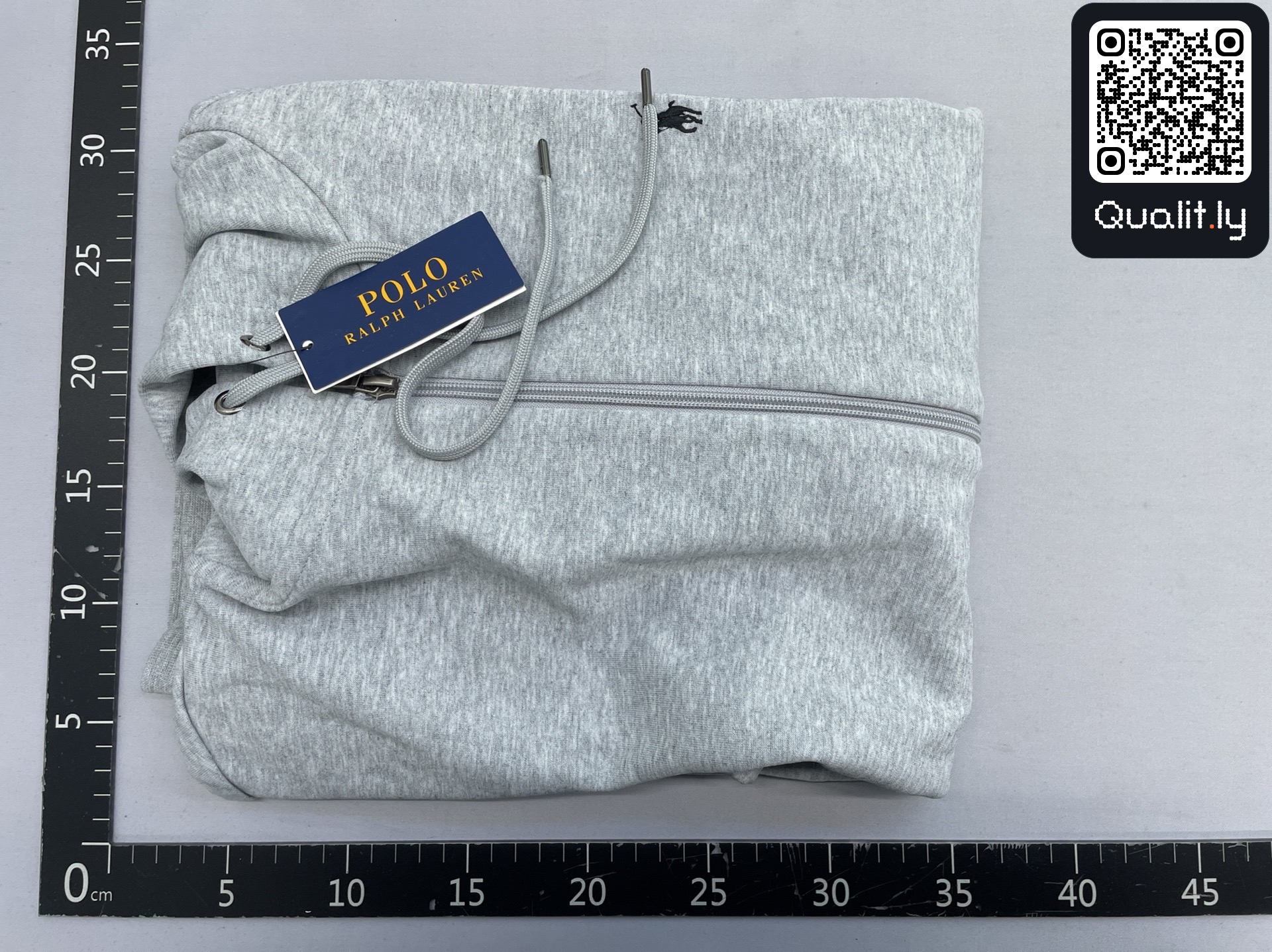 Hoodie — QC-Foto 1 von 78
