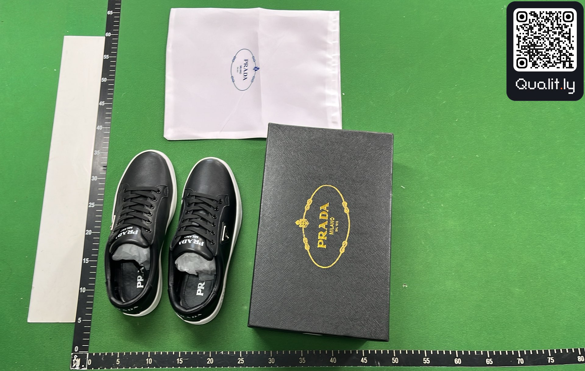 Sneaker — QC-Foto 1 von 6