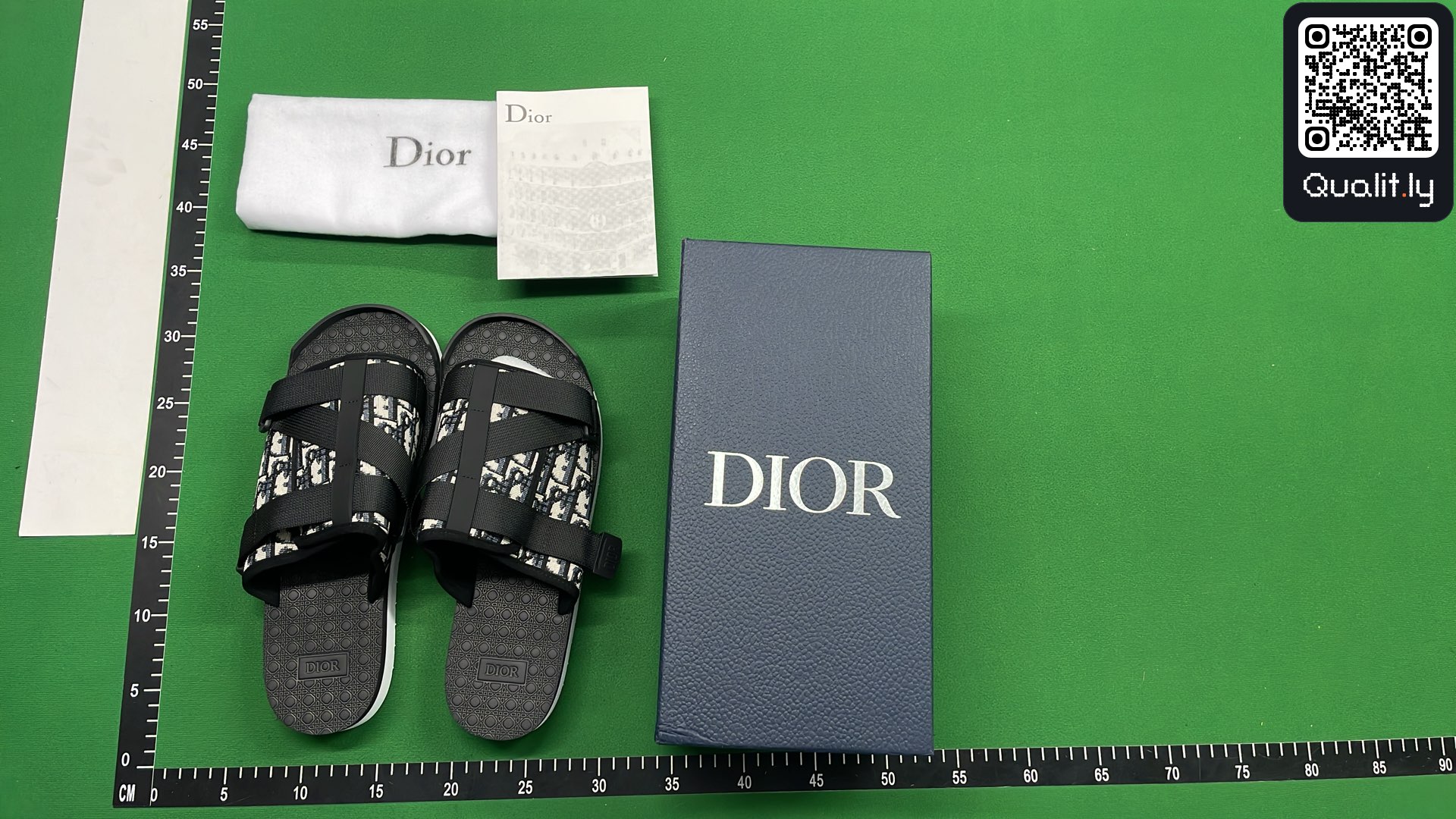 Slides QC photo 1 of 167