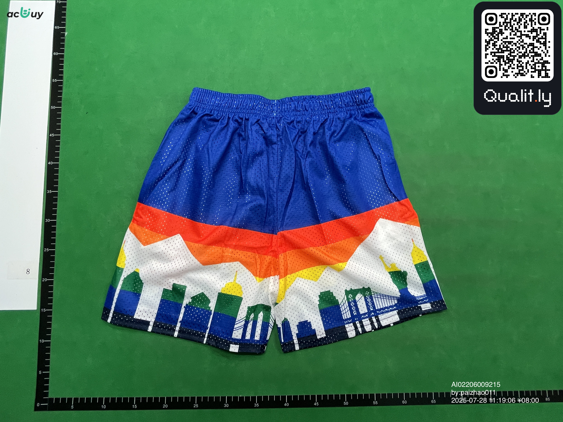 Pantaloncini — foto QC 2 di 4