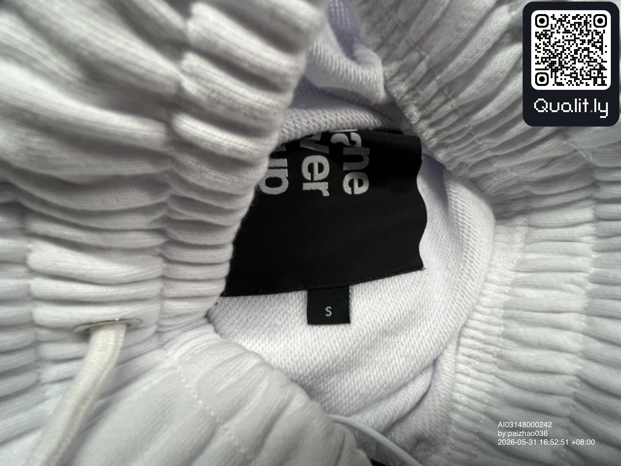 Hoodie — QC-foto 1 van 10
