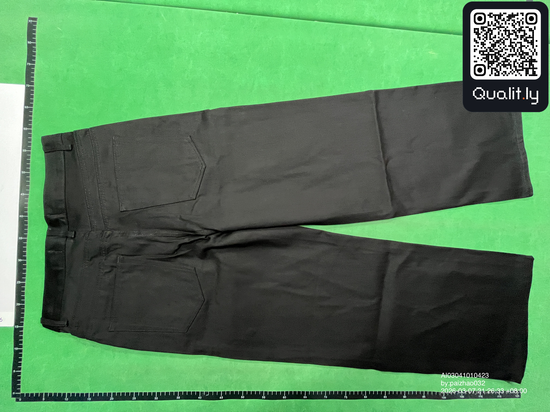 牛仔裤 QC 照片 2 / 4