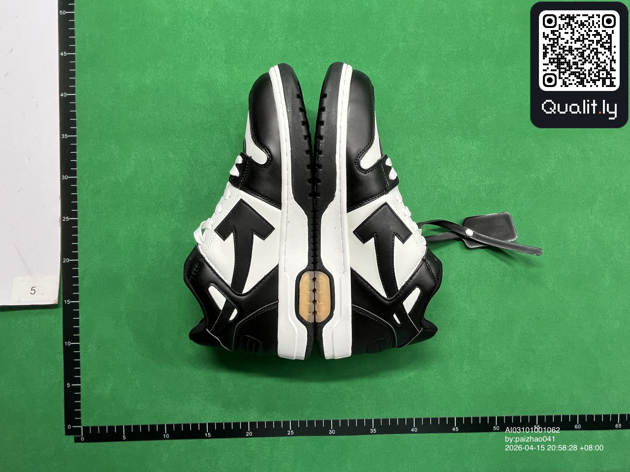 Sneakers QC photo 3 of 6