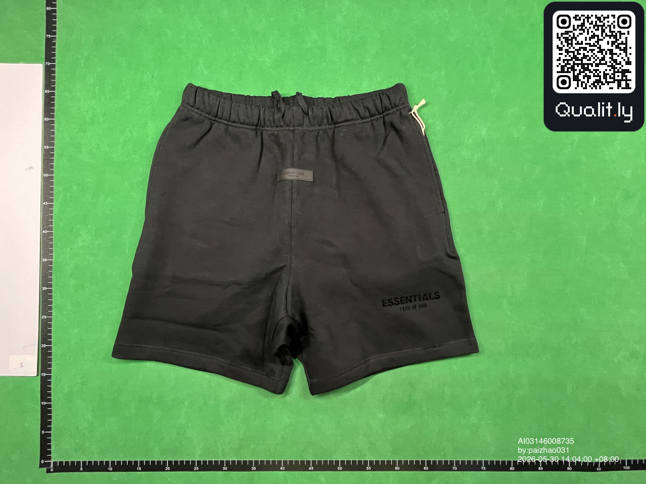 Shorts QC photo 3 of 32