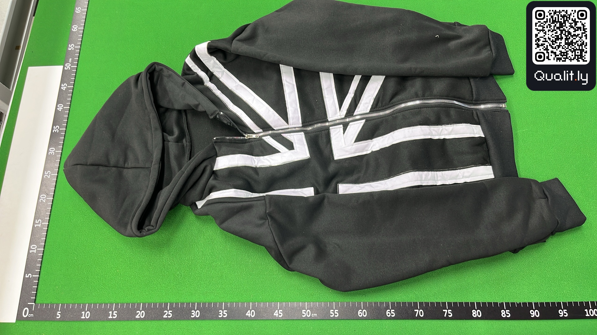 Hoodie — QC-foto 2 av 8