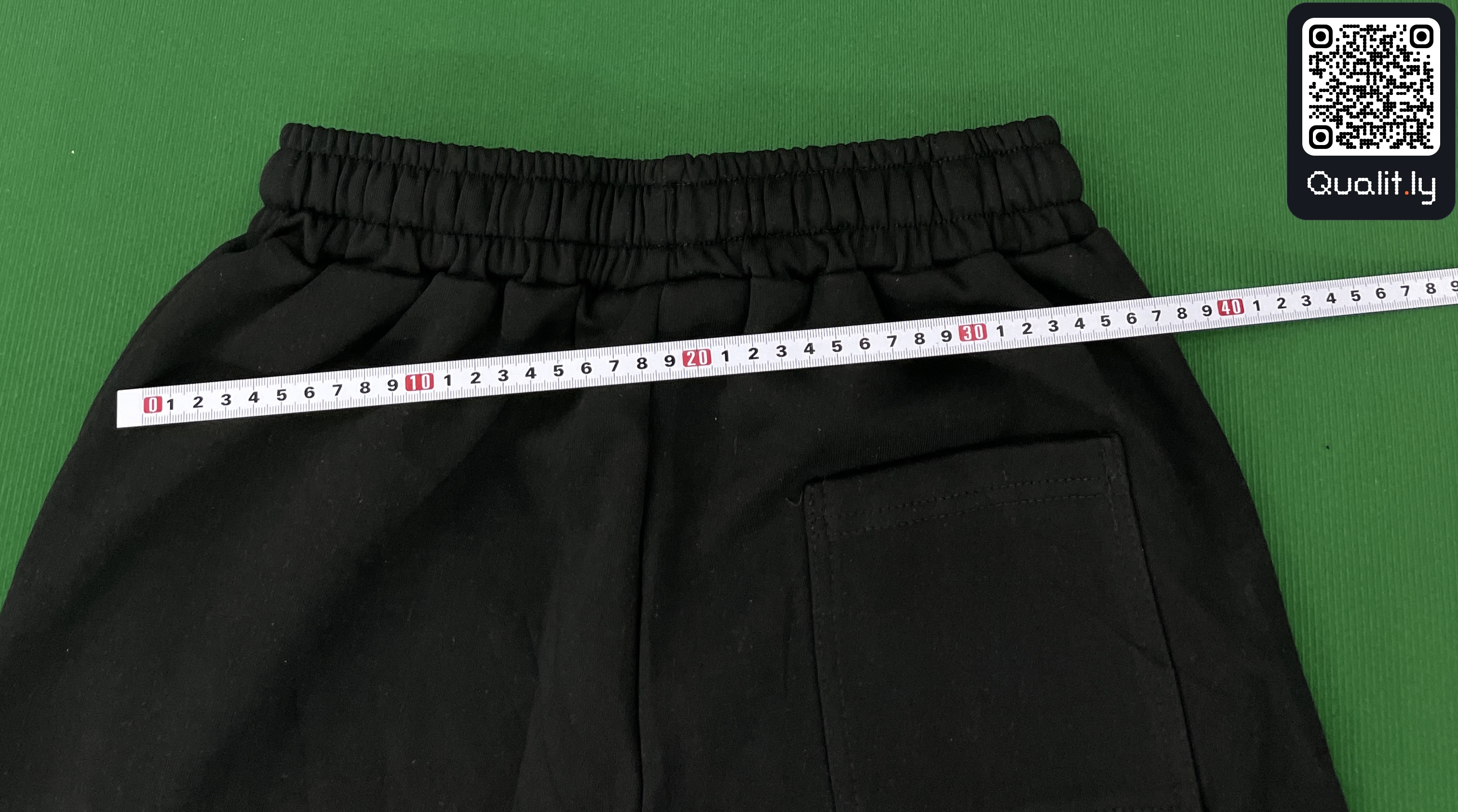 Shorts QC photo 3 of 44