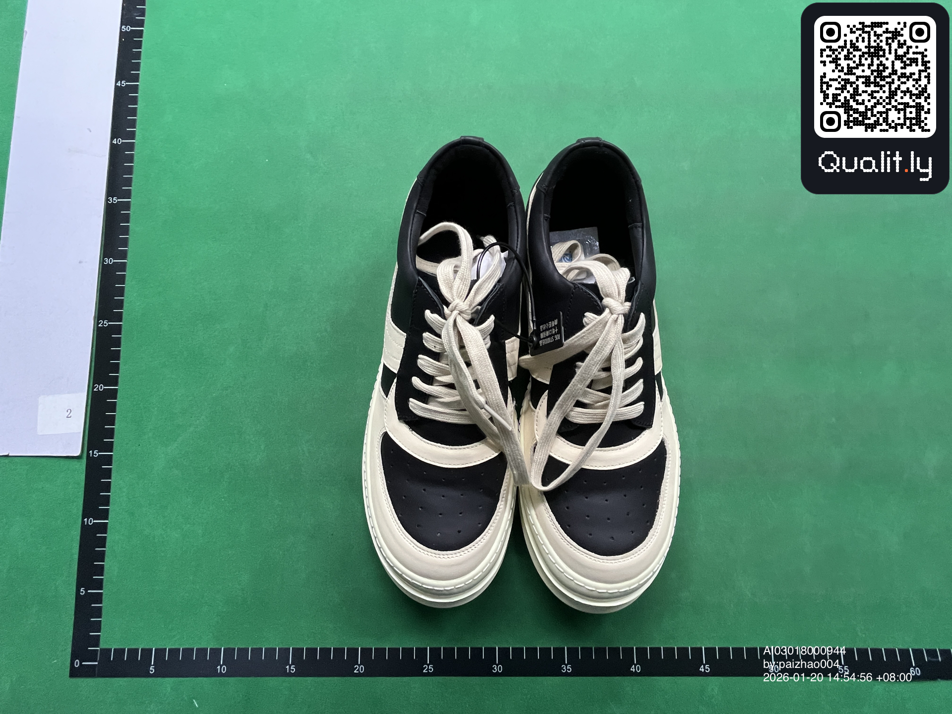 球鞋 QC 照片 1 / 6