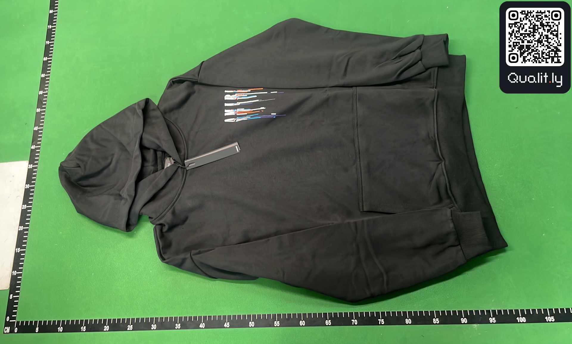 Hoodie QC photo 2 of 108