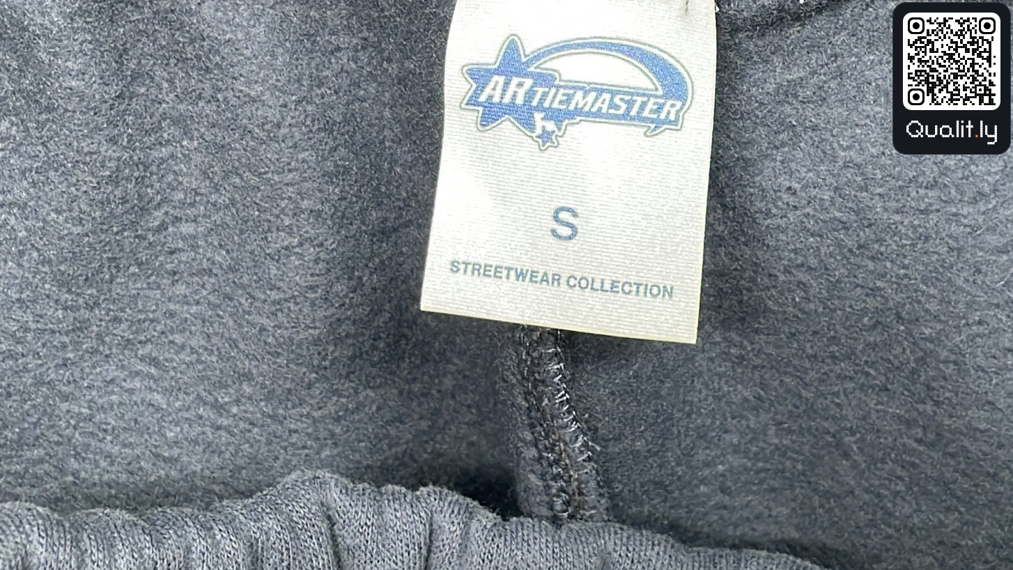 Pants QC photo 1 of 469
