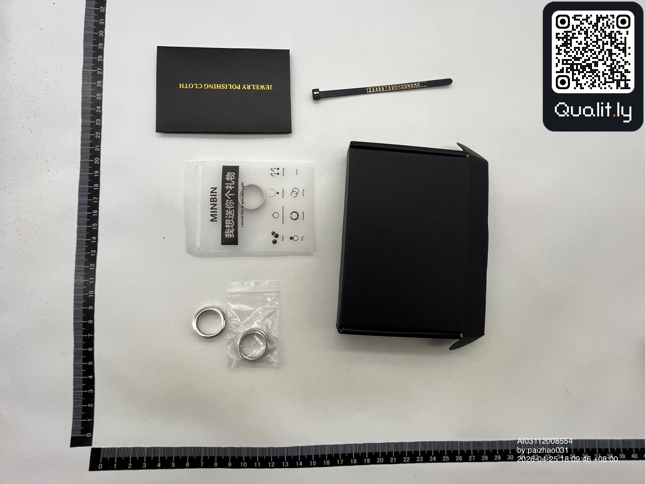 Bijuterie — fotografie QC 2 din 10