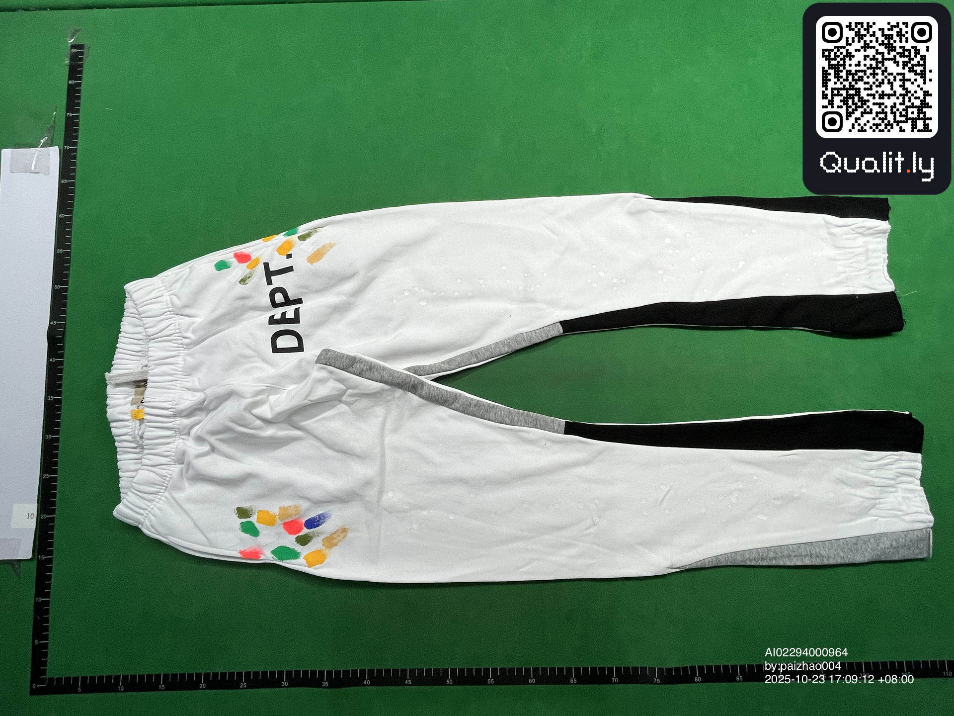 Pants QC photo 3 of 28