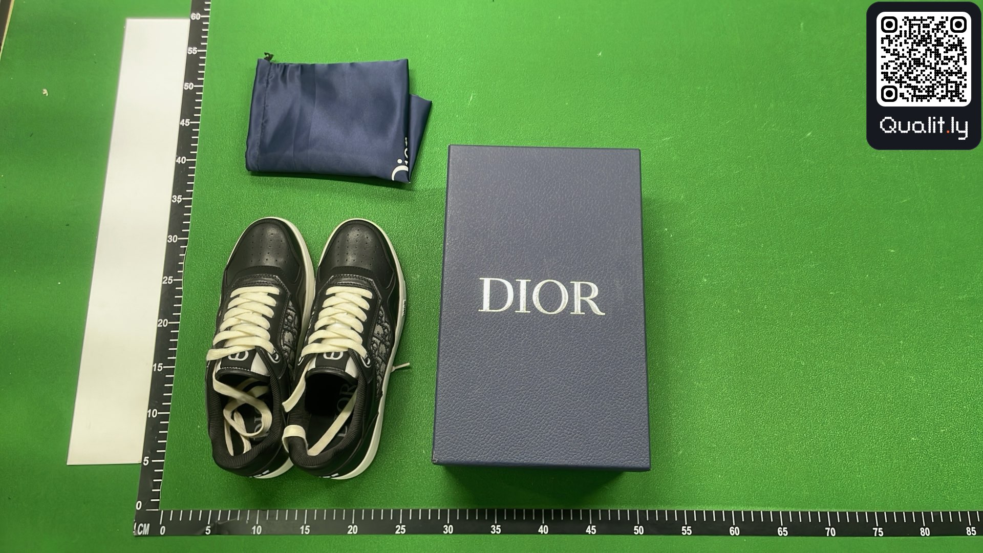 Sneakers — QC-foto 1 van 6
