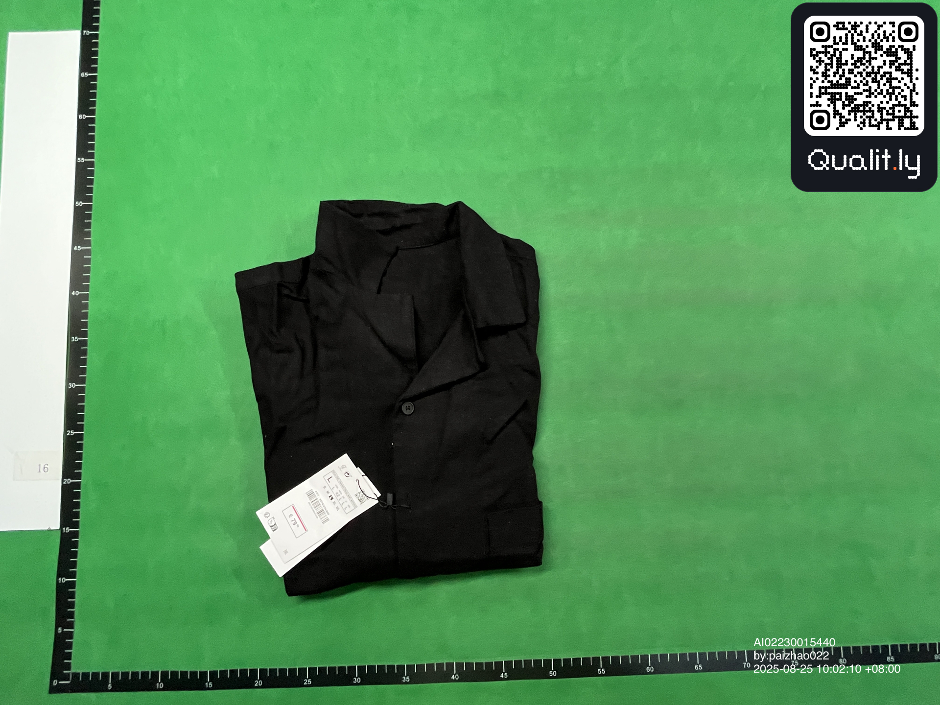 Shorts QC photo 3 of 34