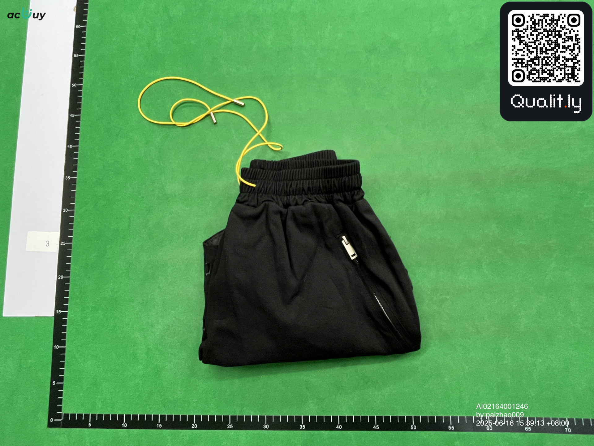 Shorts QC photo 1 of 62