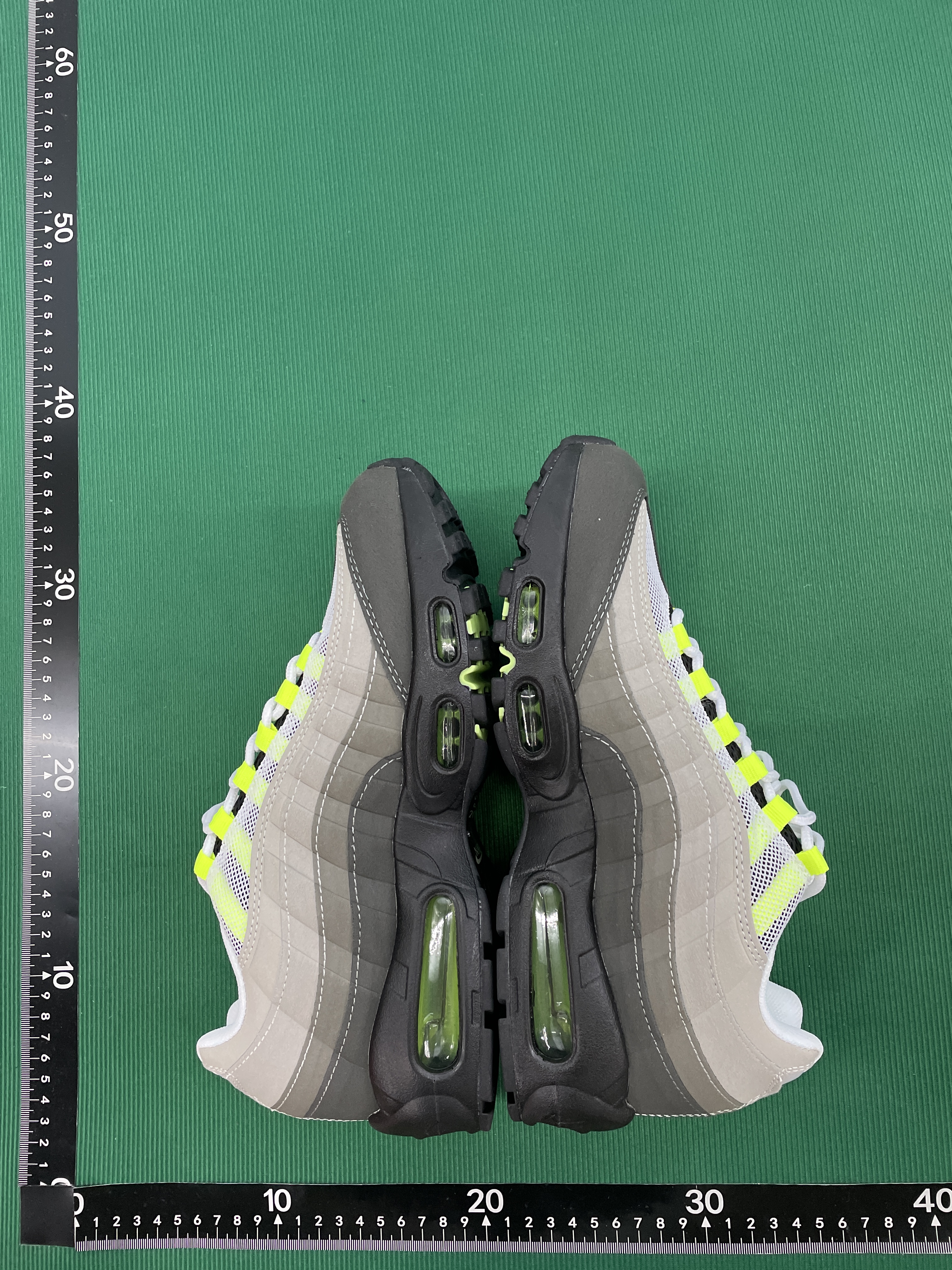 Sneakers QC photo 1 of 23