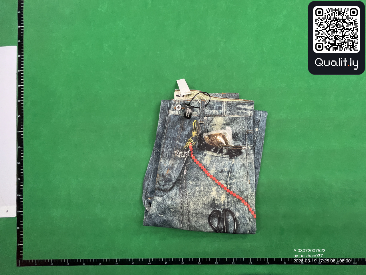 Jeans — QC-foto 1 van 8