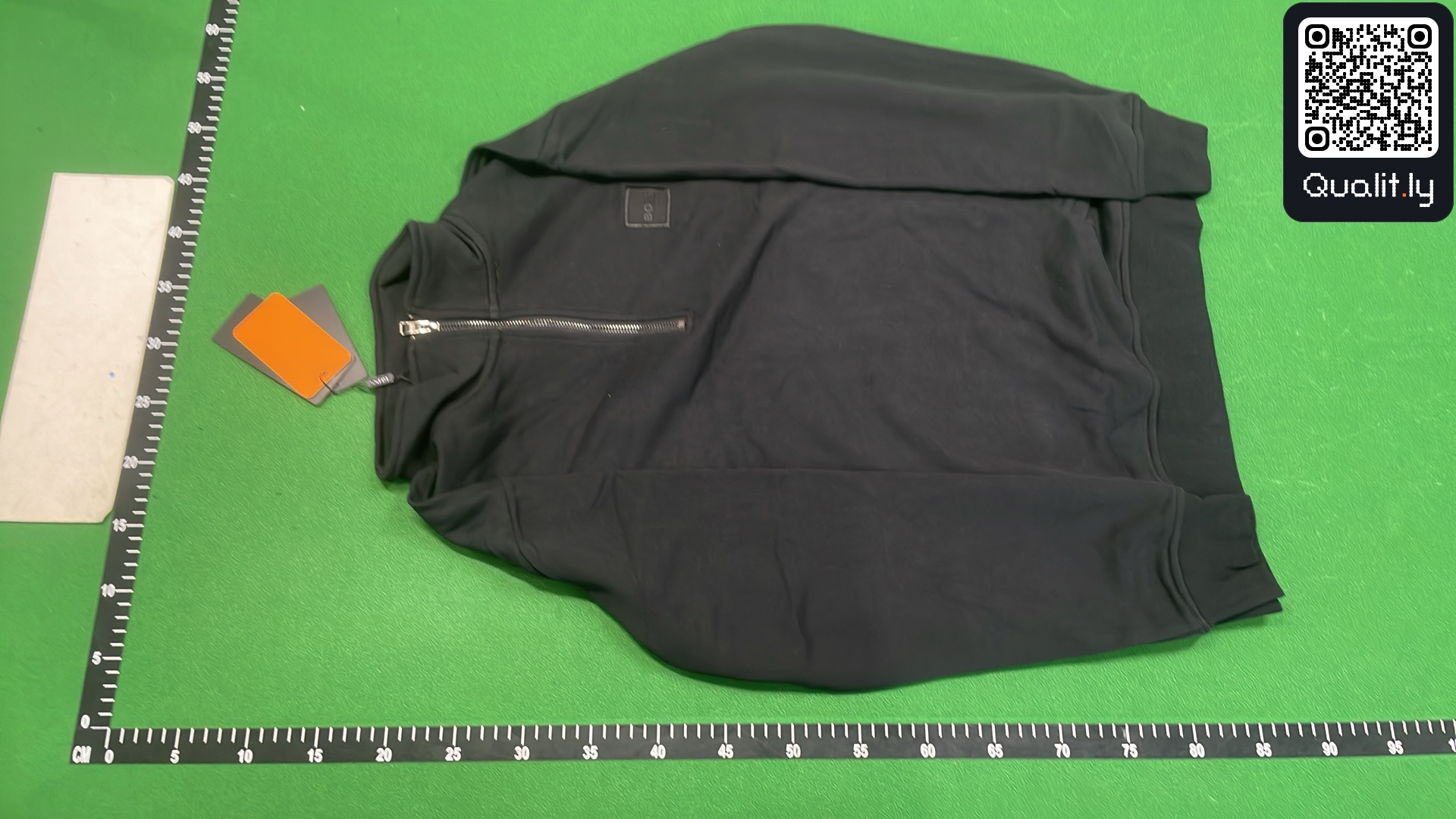 卫衣 QC 照片 2 / 4