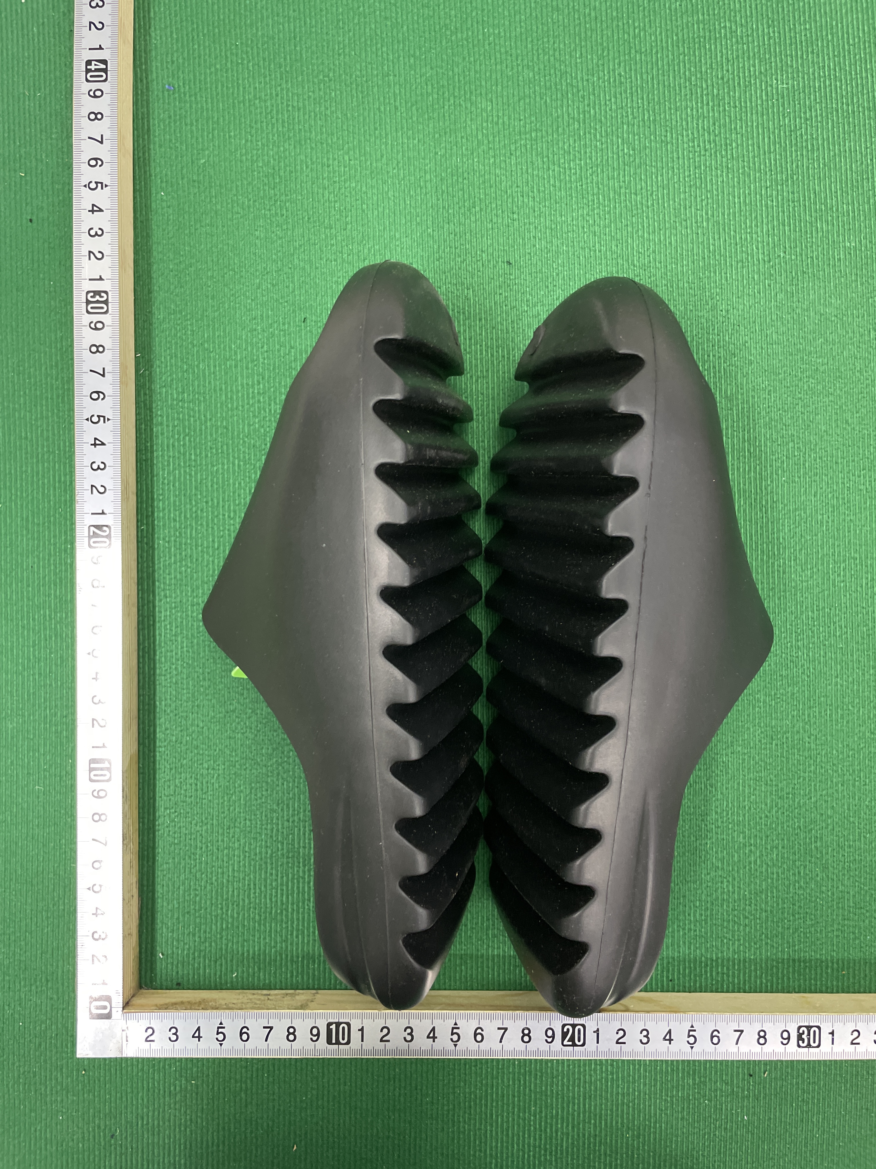 拖鞋 QC 照片 1 / 83