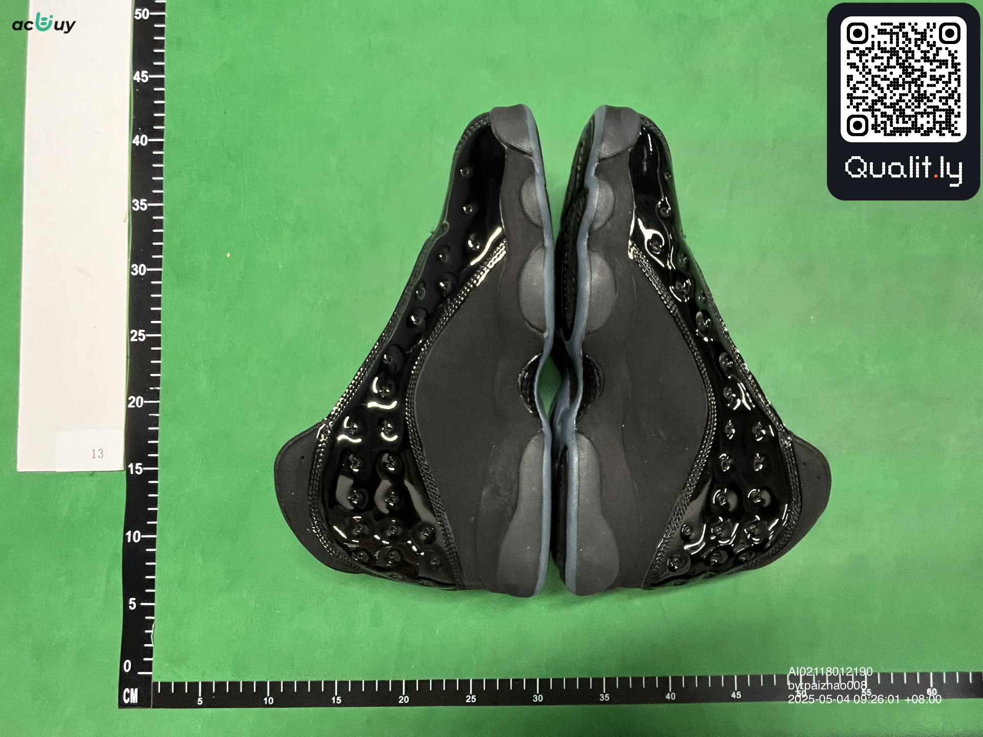 Sneakers QC photo 3 of 6