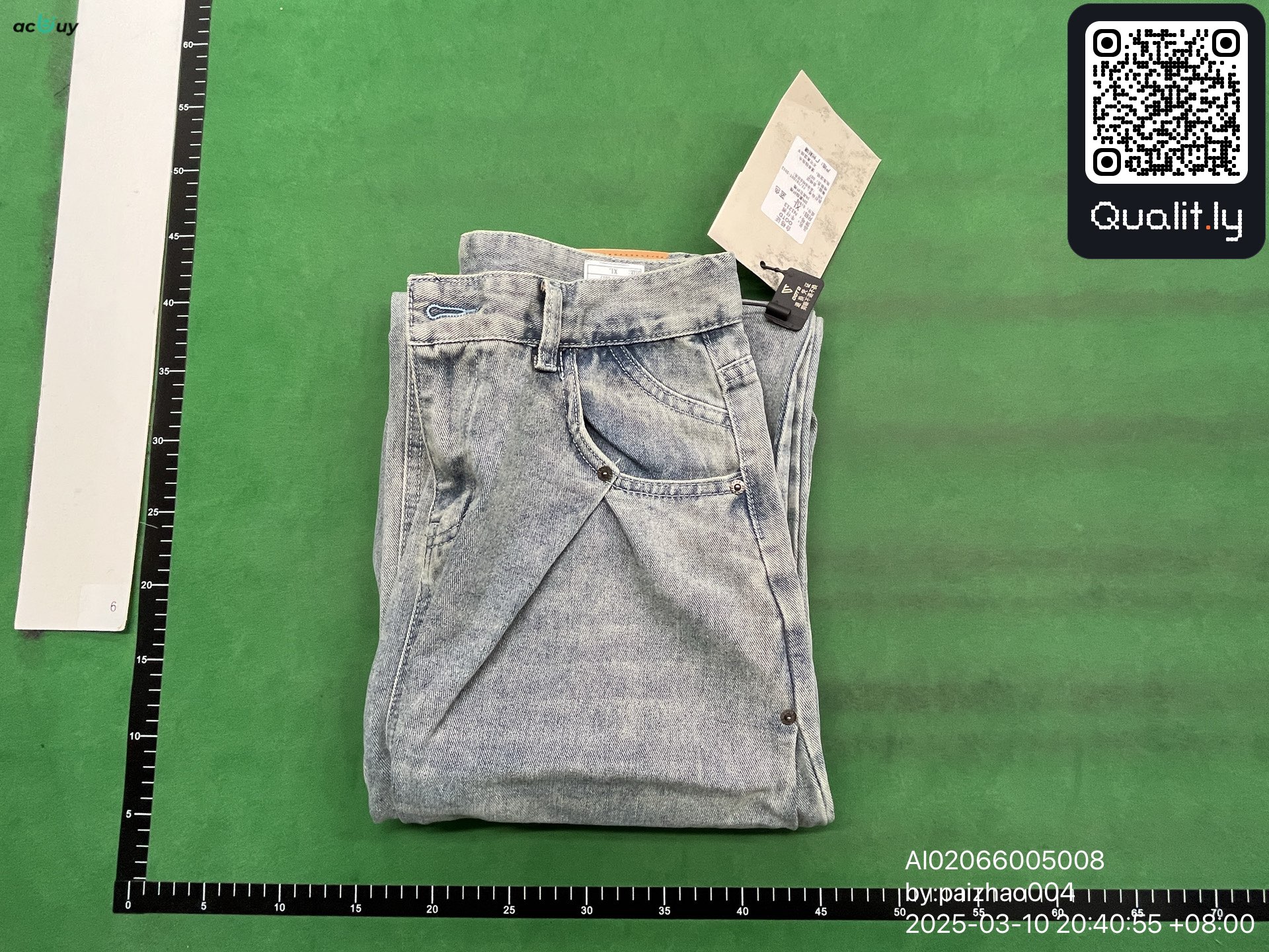 Jeans — QC-foto 1 av 8