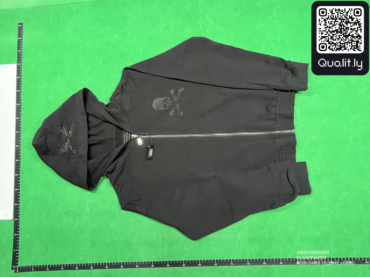 Bluza z kapturem — zdjęcie QC 2 z 18
