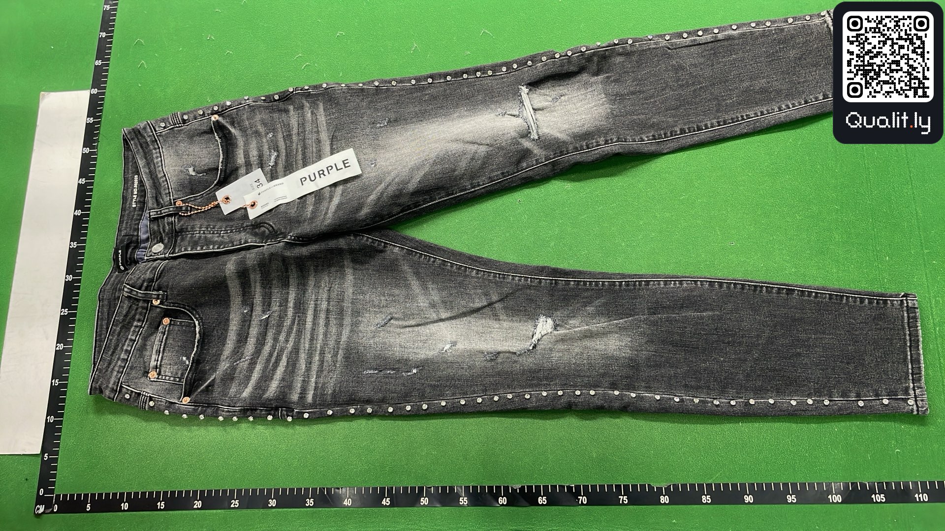 Jeans QC photo 2 of 288