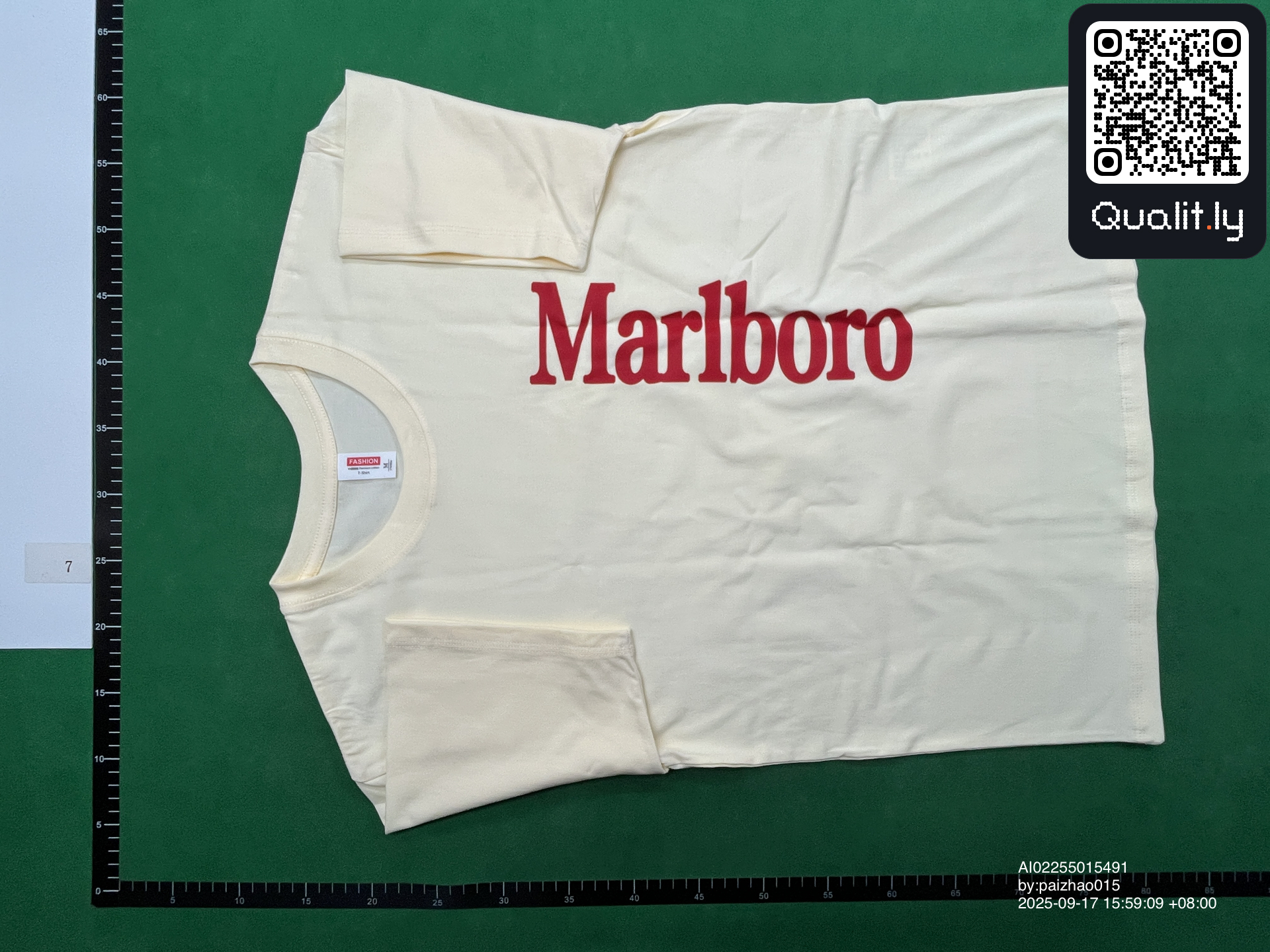 T-Shirt — QC-Foto 3 von 8
