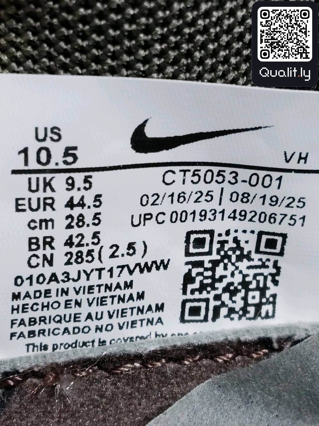 Sneakers QC photo 2 of 20