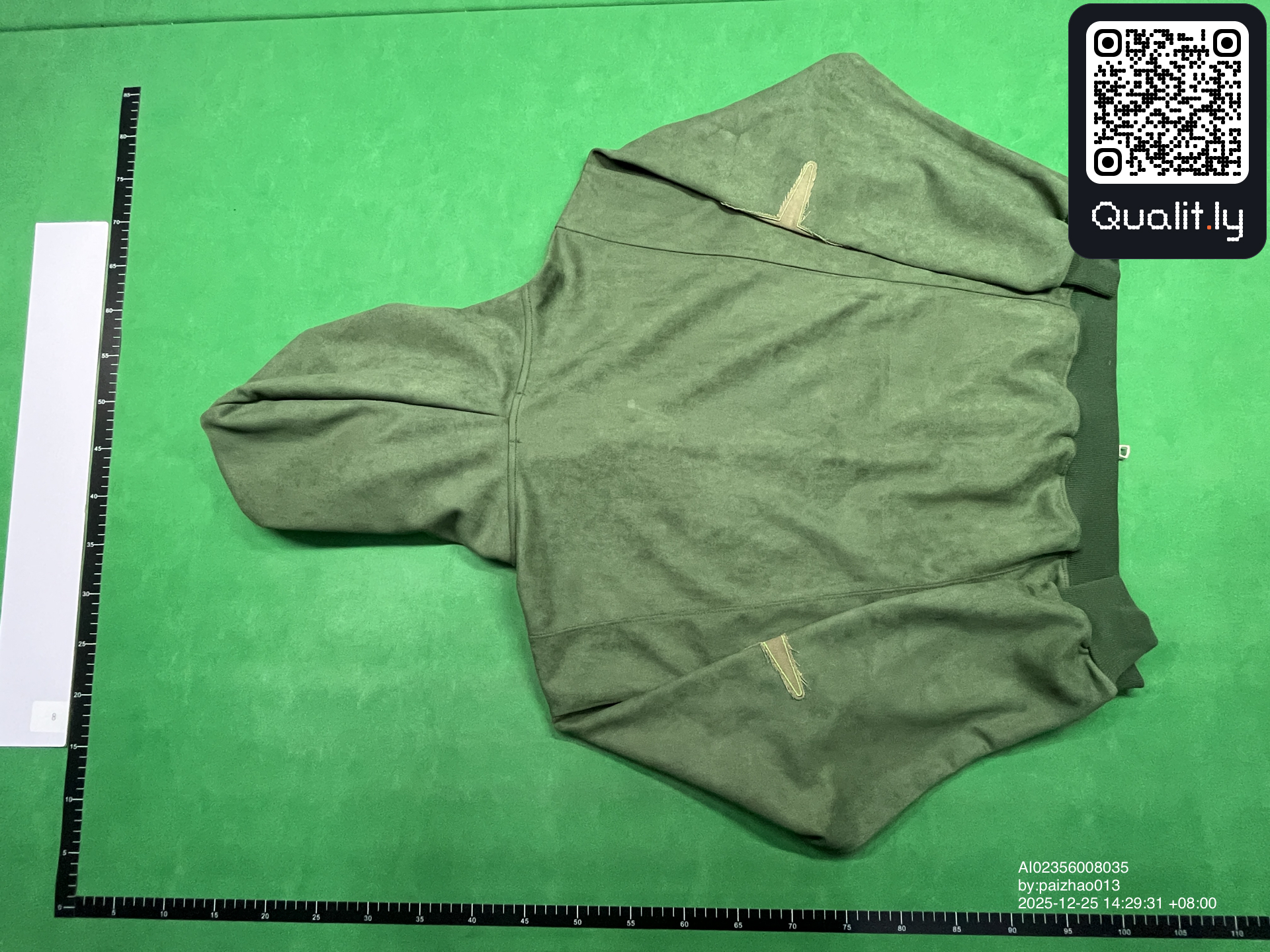 Hoodie — QC-foto 2 av 4