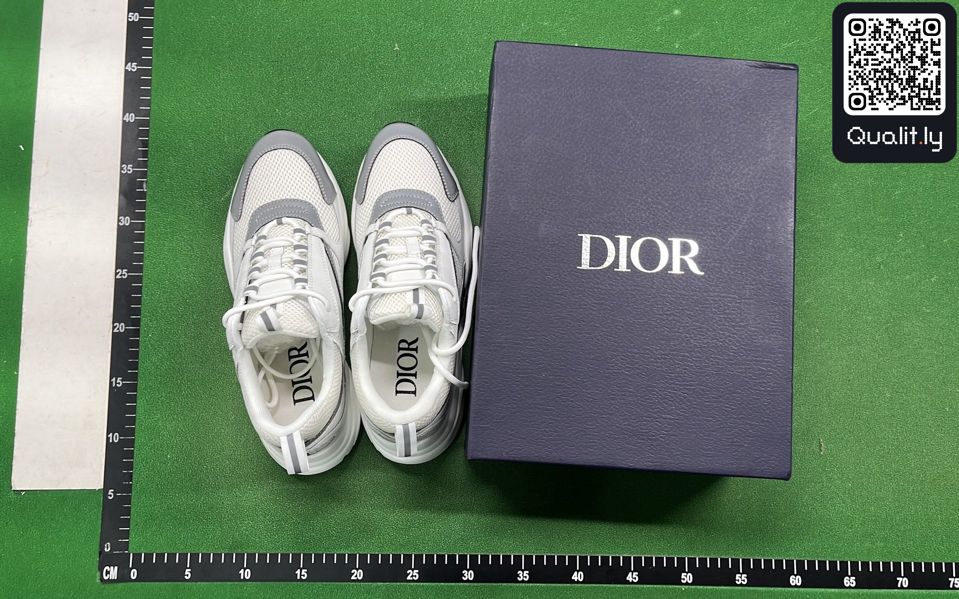 Sneakers QC photo 1 of 6