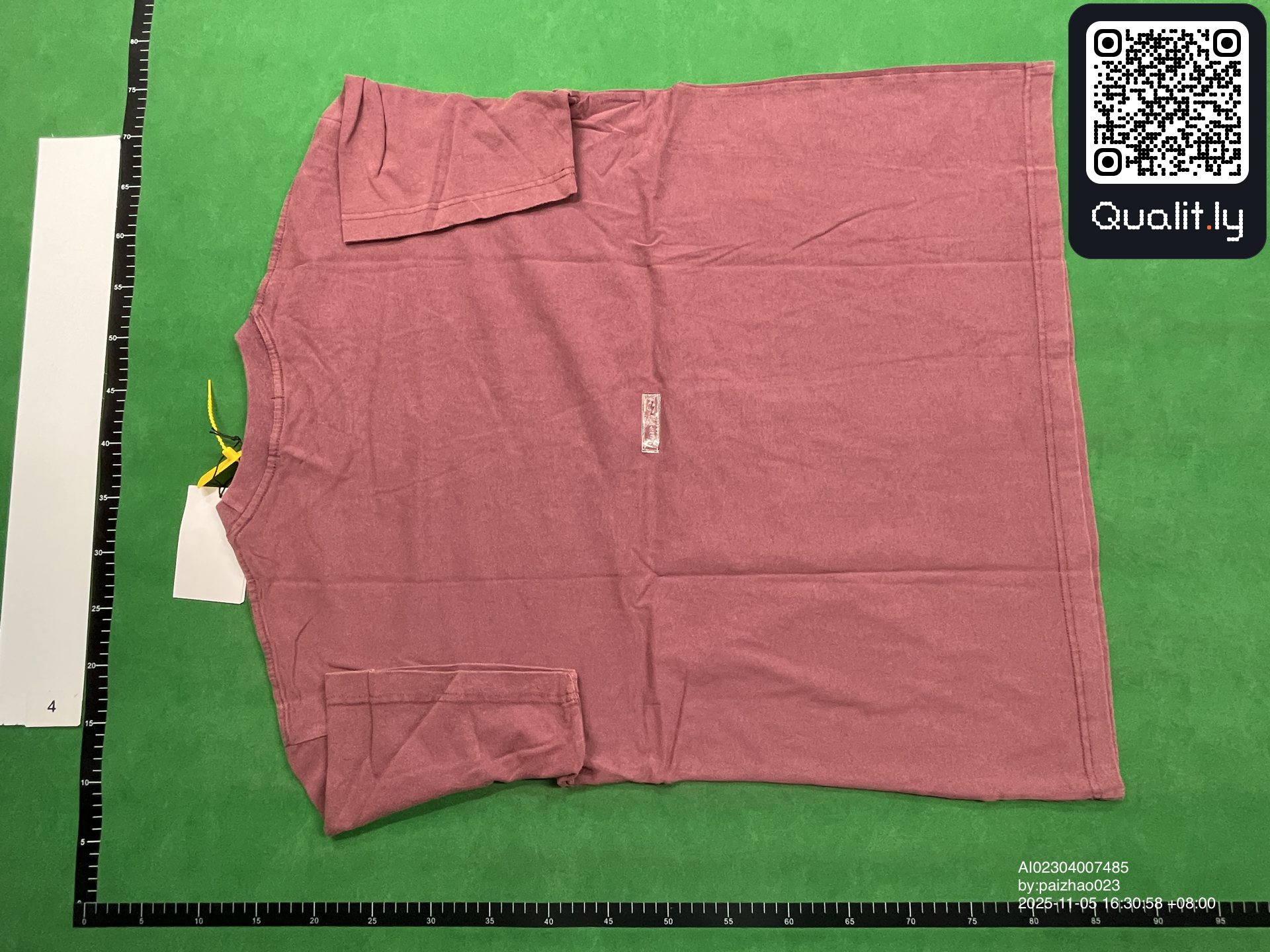 T-shirt — foto QC 3 de 10