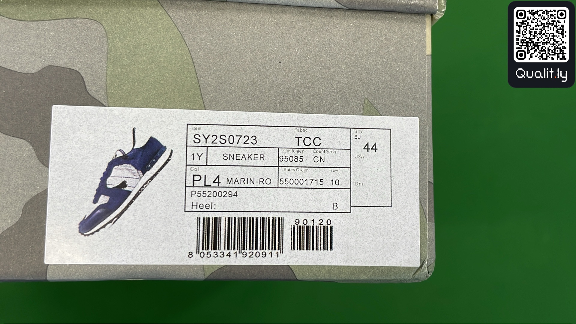 Sneakers QC photo 2 of 150