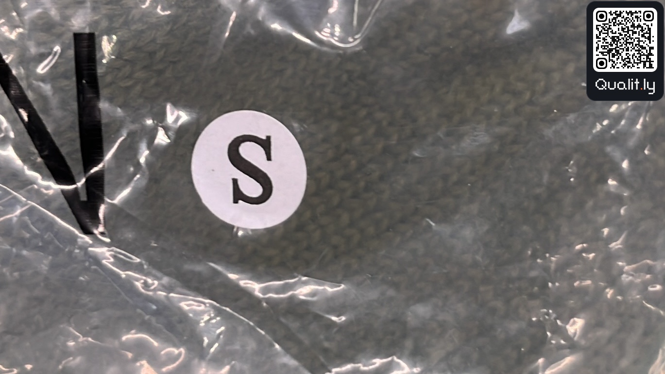 Sweter — zdjęcie QC 1 z 8