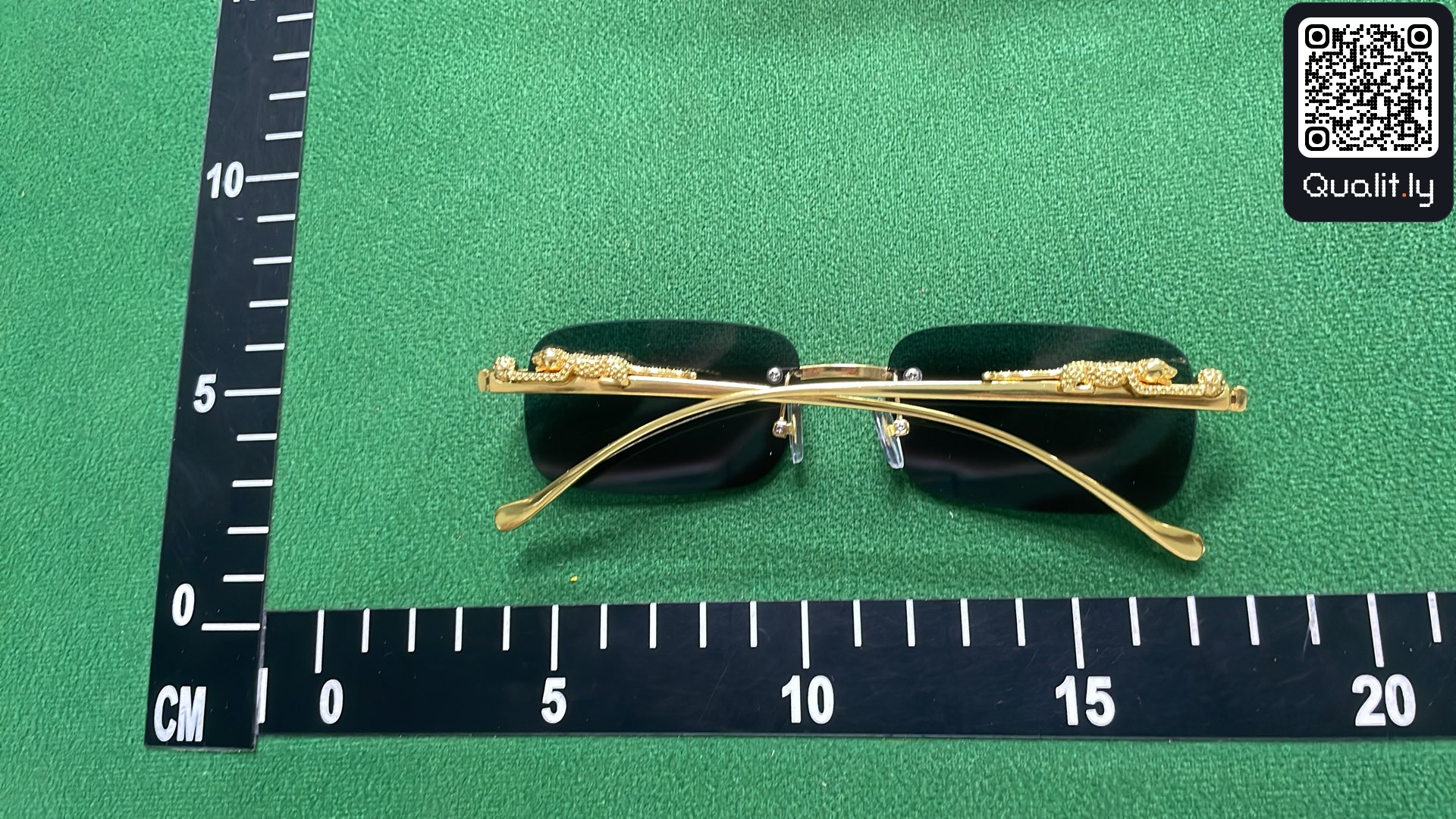 Sonnenbrille — QC-Foto 2 von 24