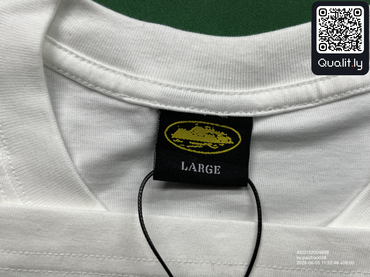 T-shirt QC photo 1 of 142