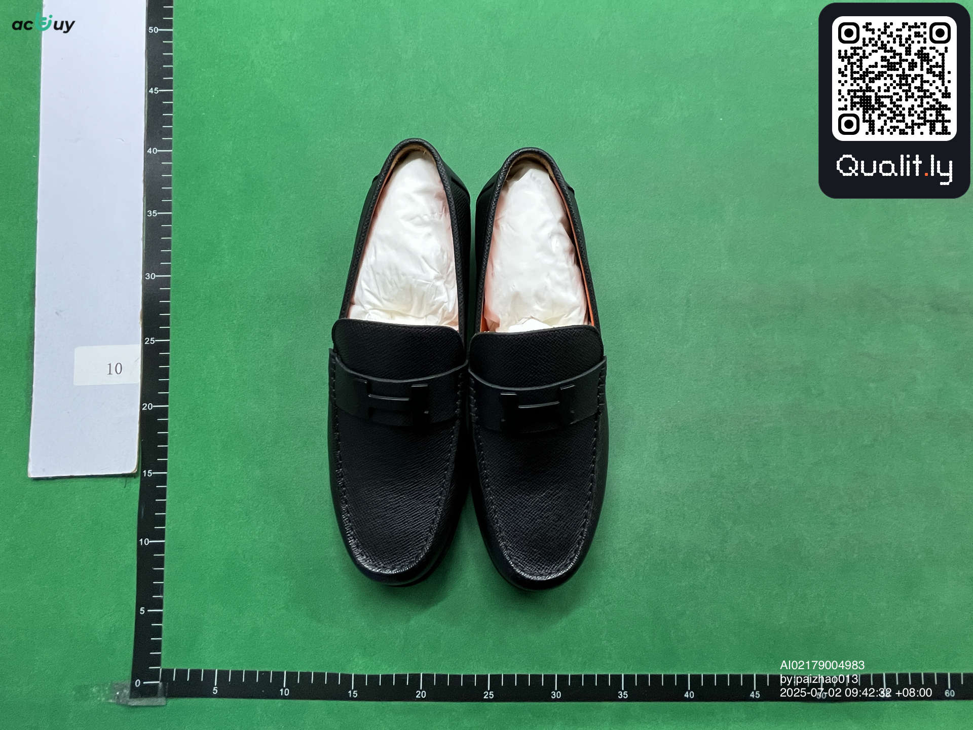 Sneakers QC photo 1 of 10