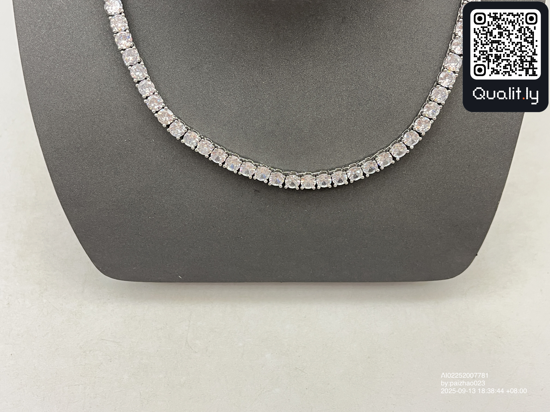 Jewelry QC photo 2 of 39