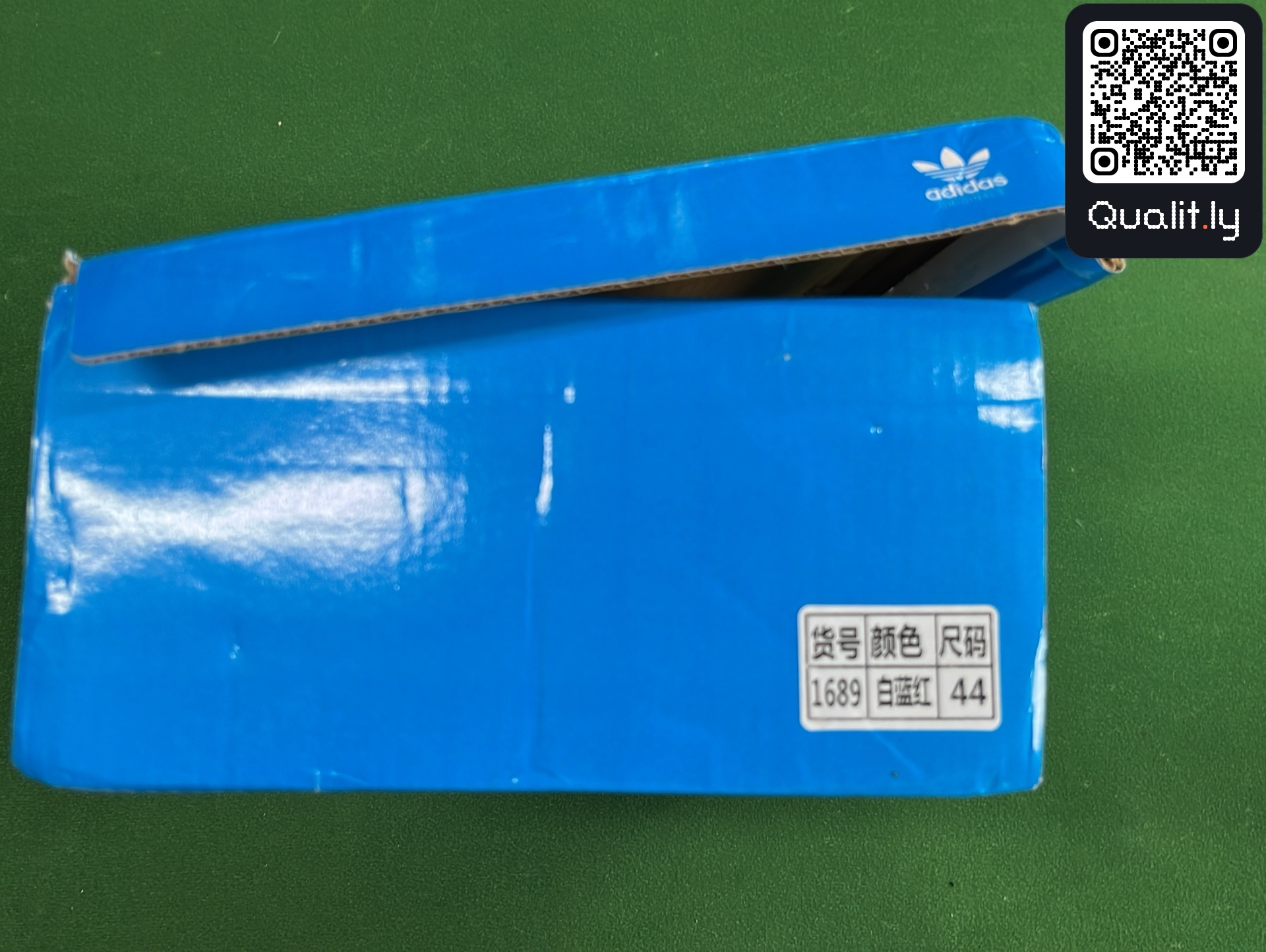 Sneakers QC photo 2 of 12