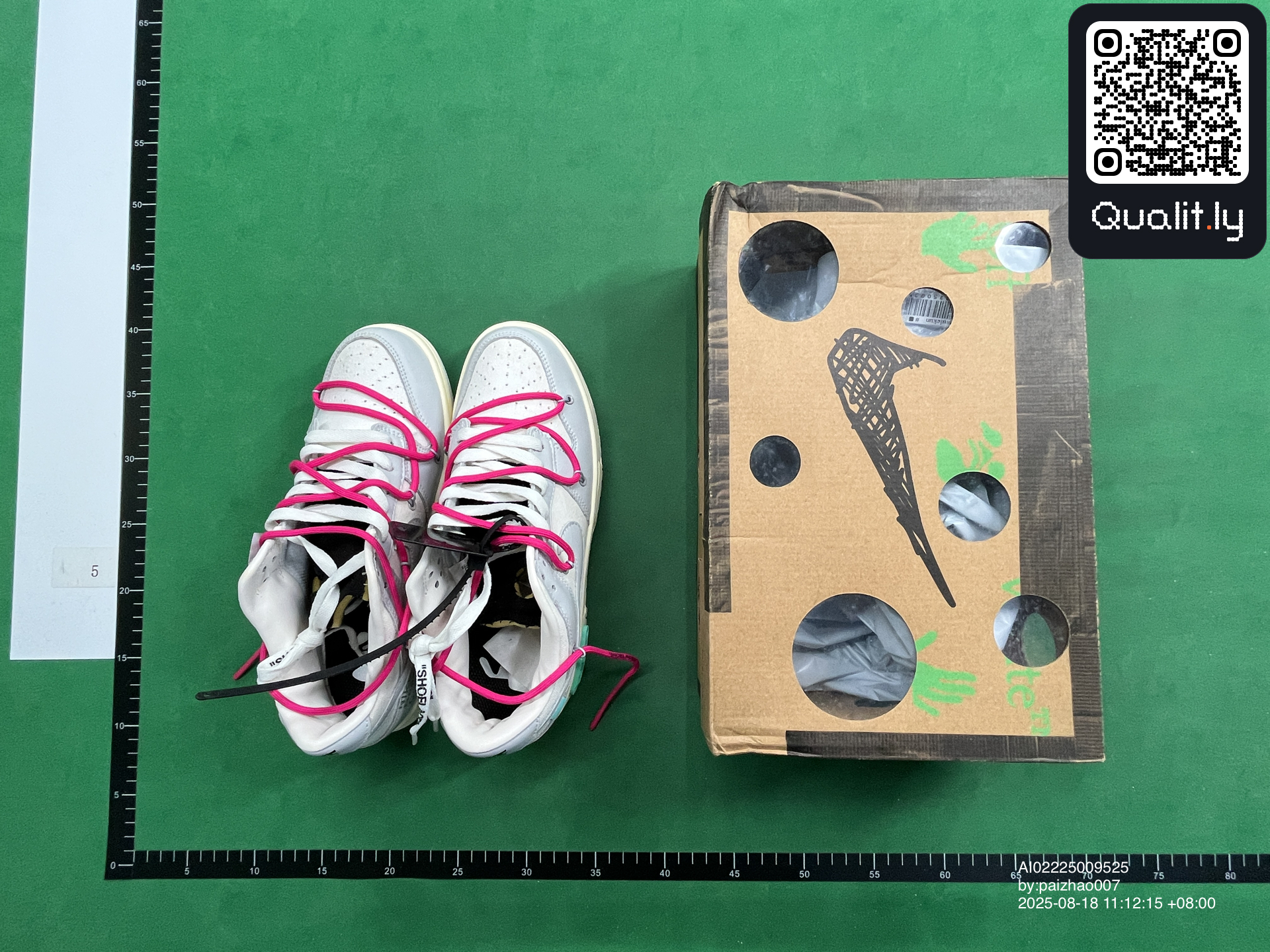 Sneakers QC photo 1 of 10