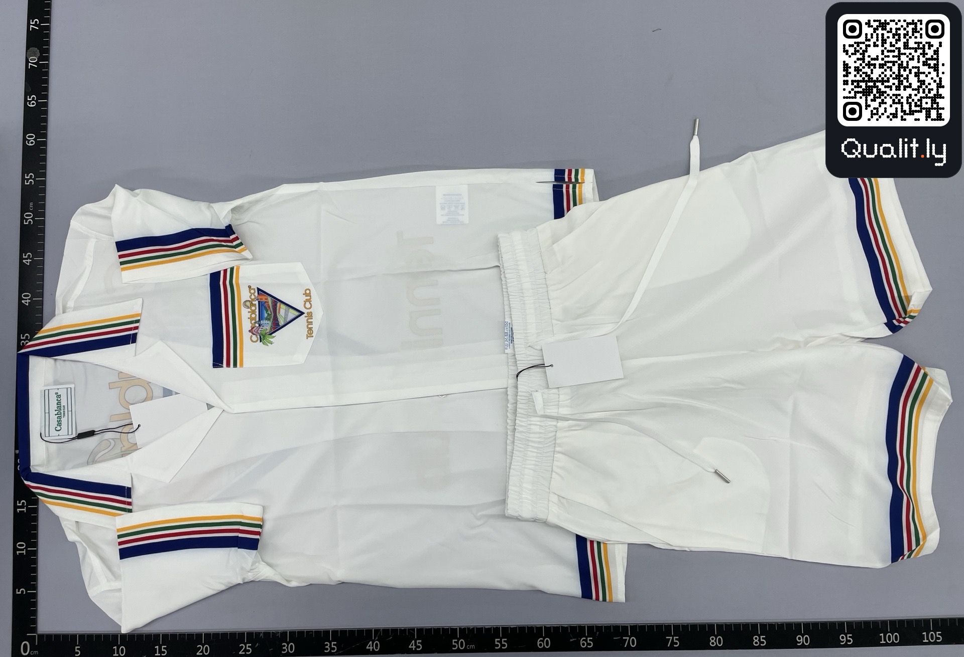 Foto QC 2 di 51