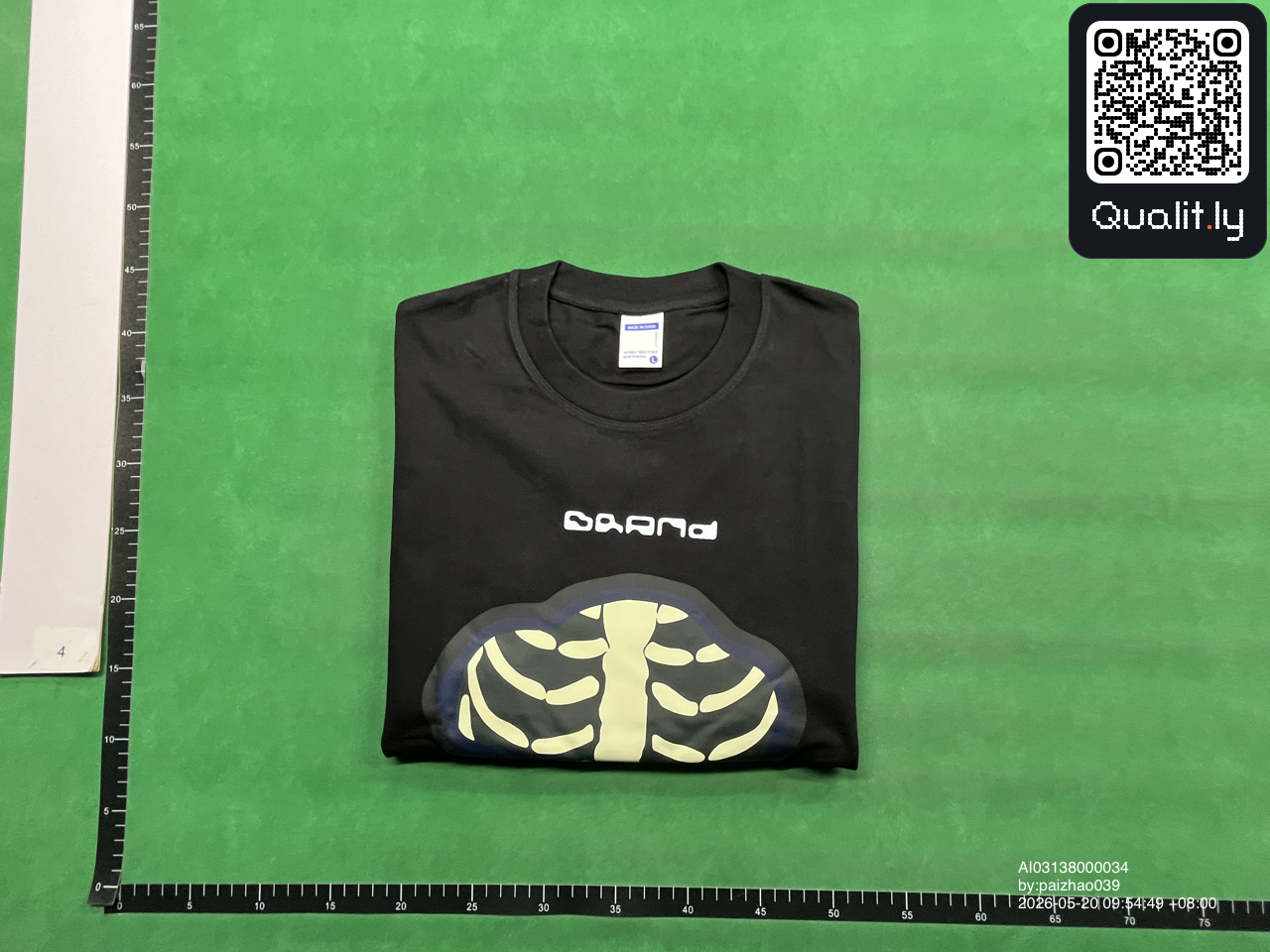 T-shirt — foto QC 1 de 10