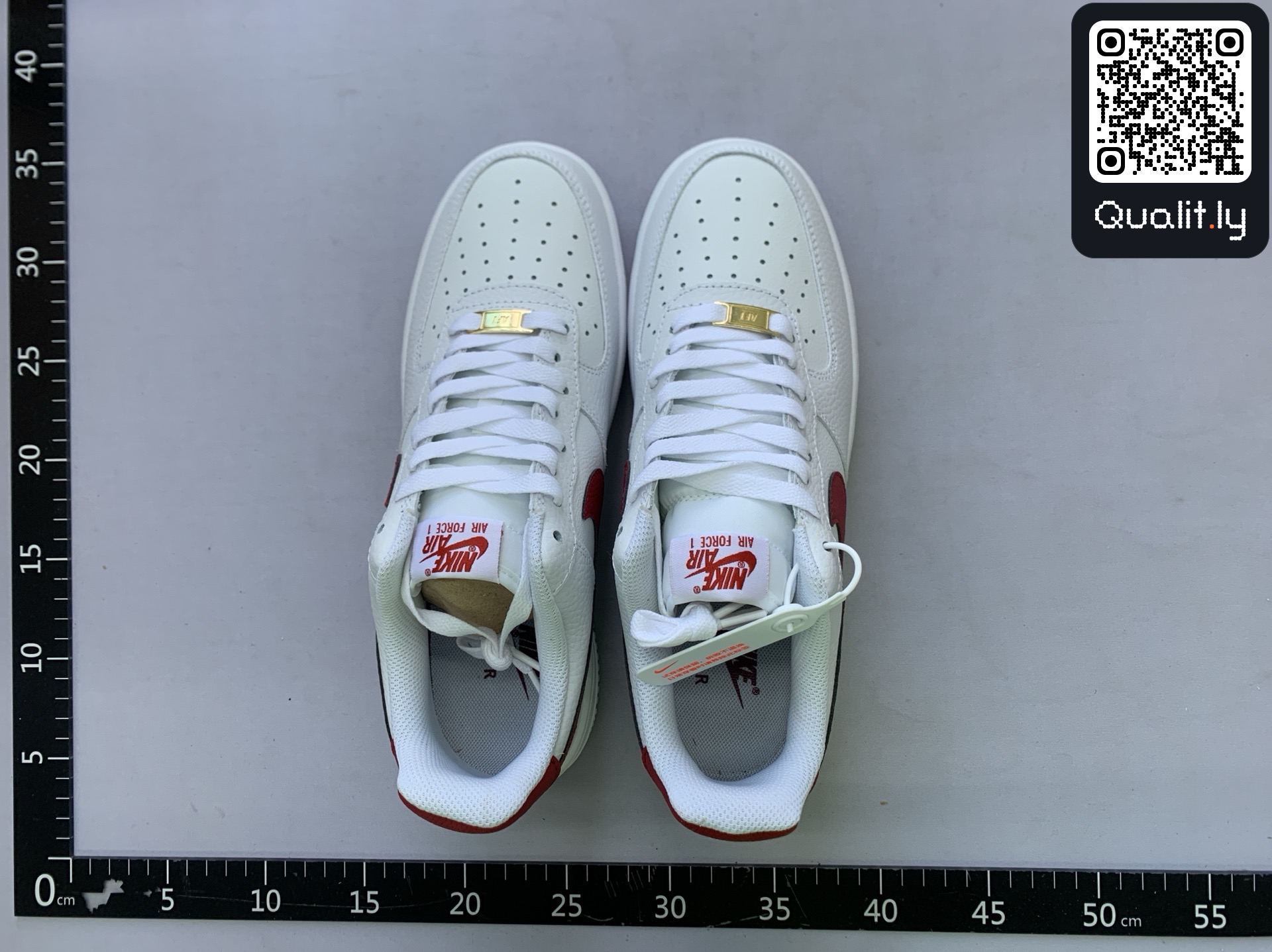 Sneakers — foto QC 2 di 6