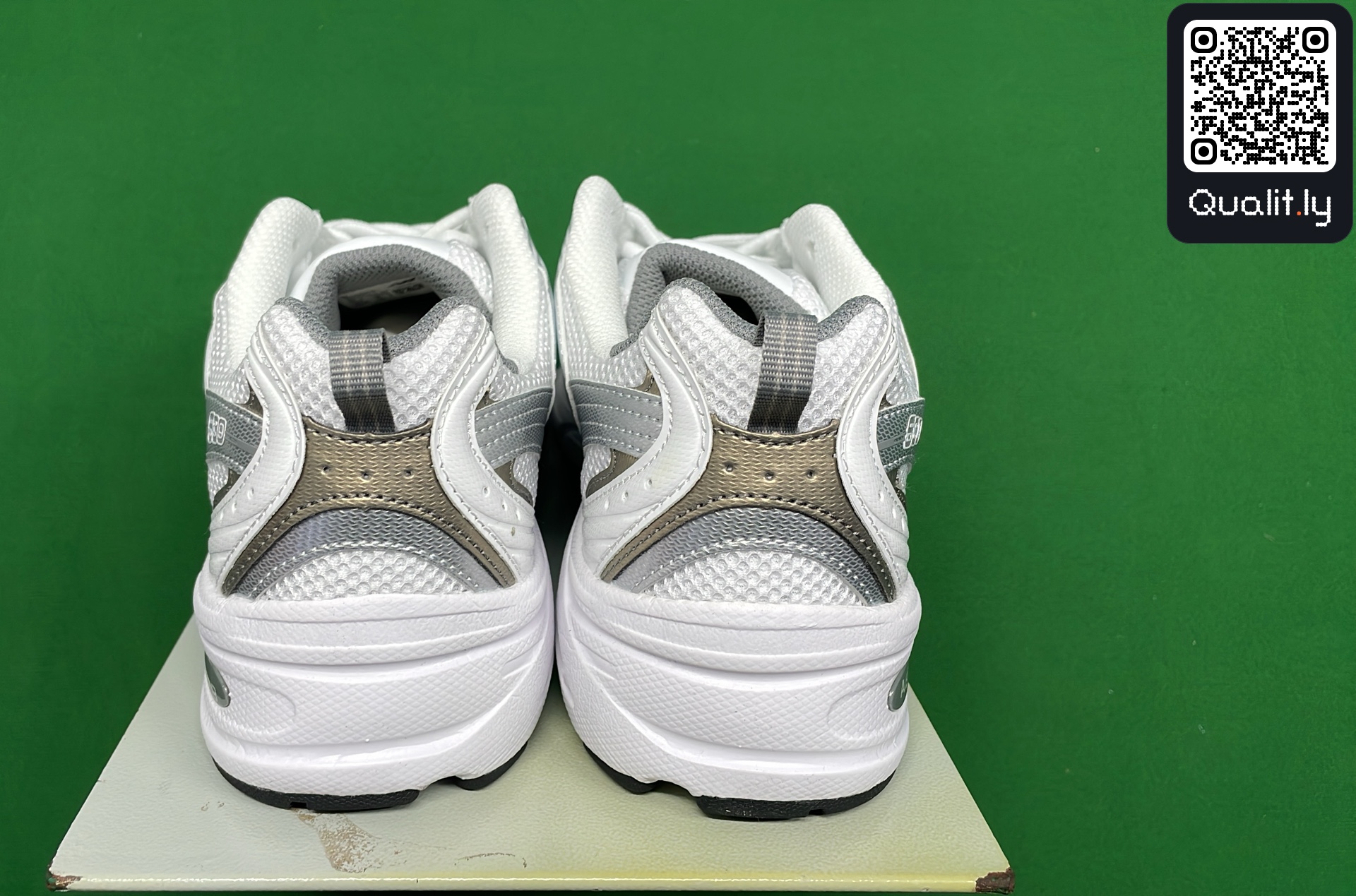 Sneakers QC photo 3 of 157