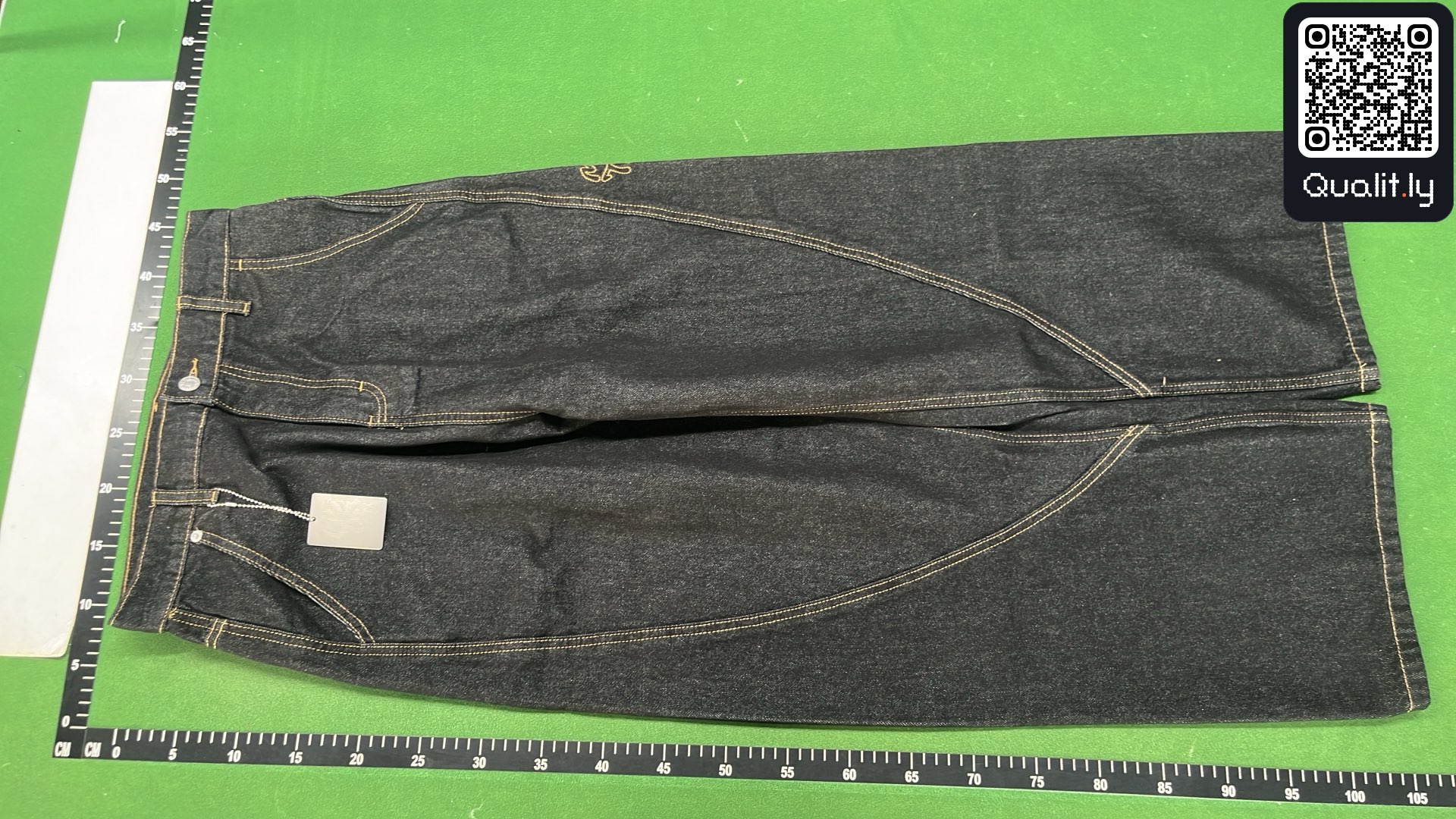 Jeansy — zdjęcie QC 2 z 4